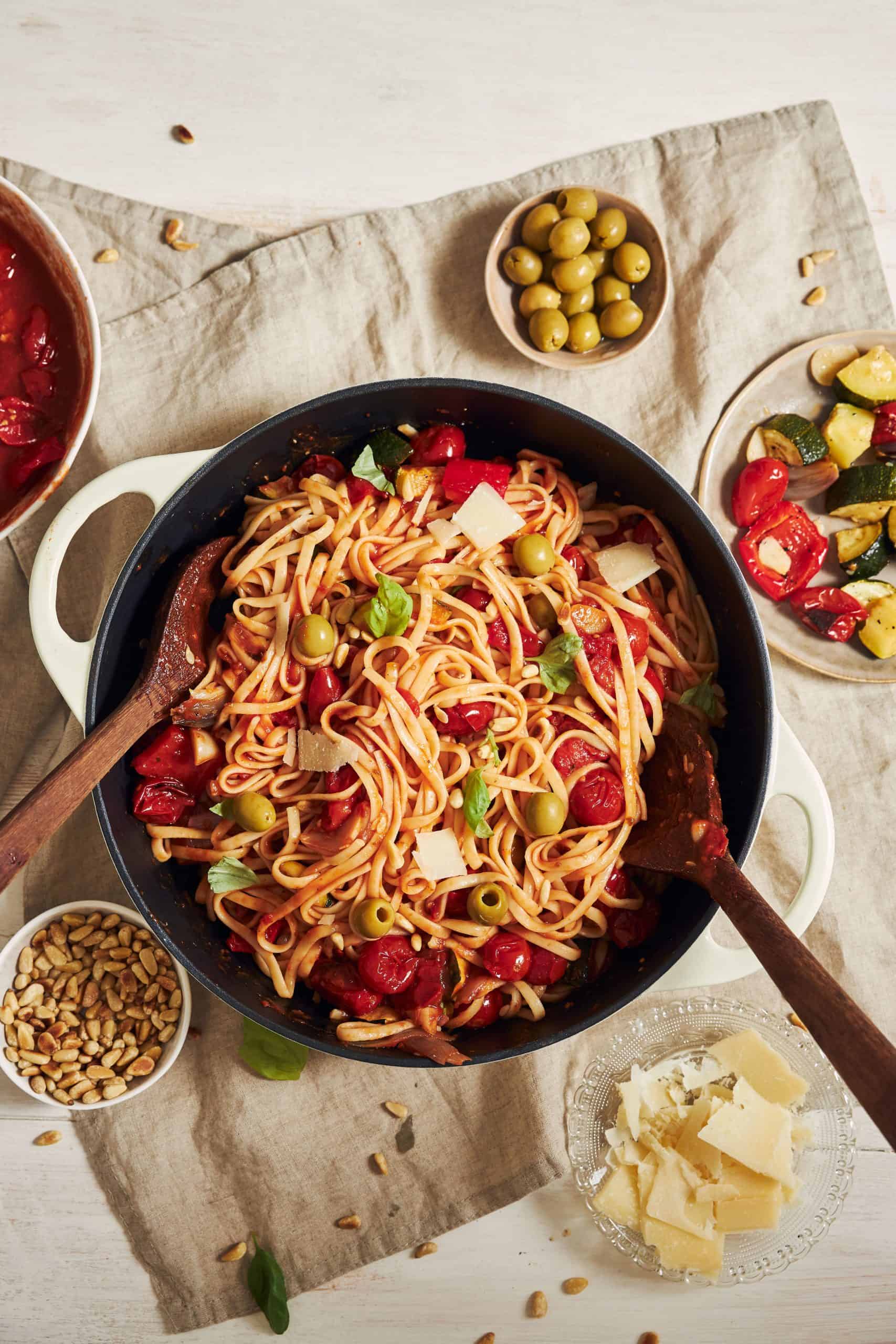 How to Make Spaghetti alla Puttanesca Like an Italian 1 How to Make Spaghetti alla Puttanesca (Recipe Guide)