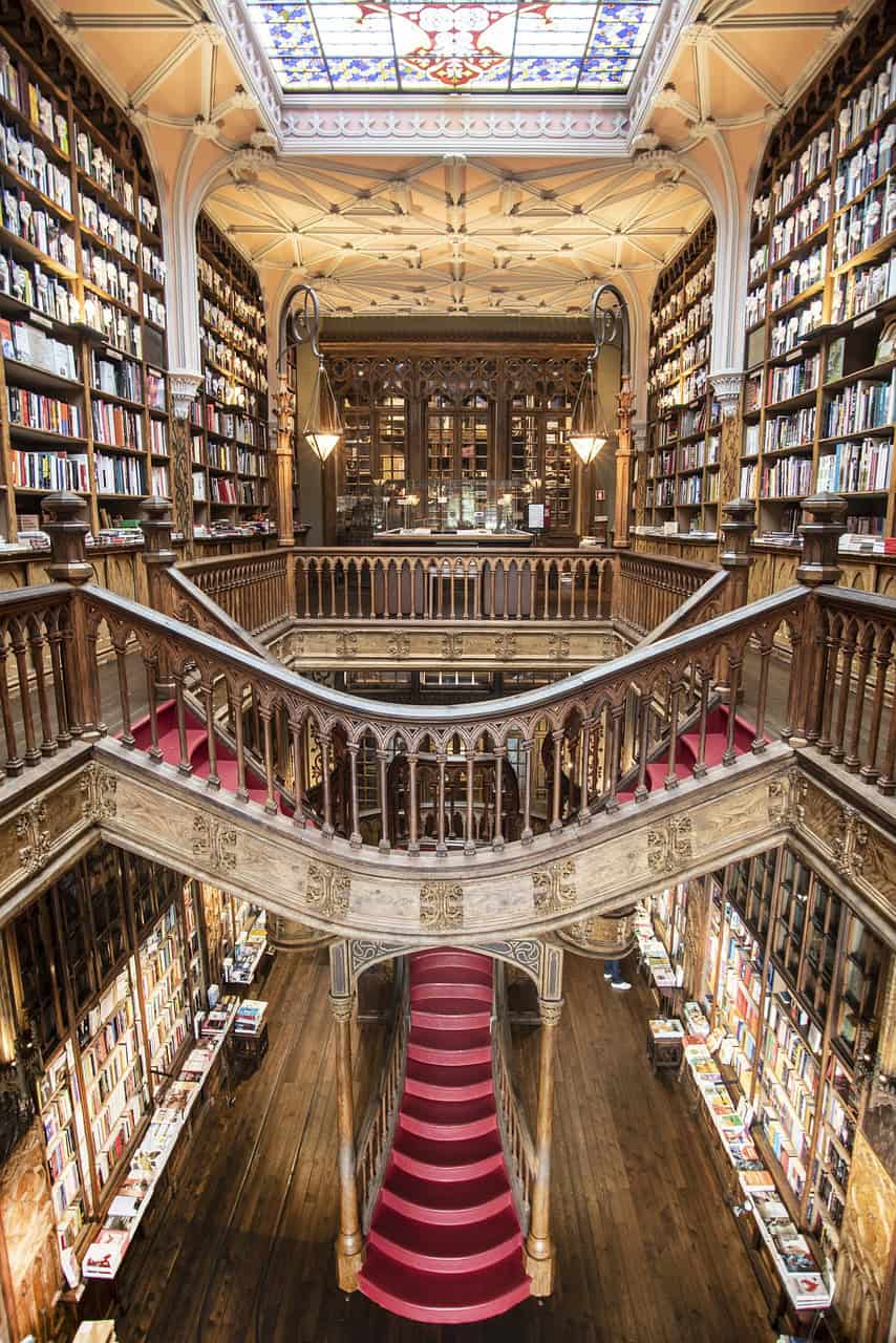 13 Most Popular Tourist Traps in Portugal And How To Avoid Them 3 the livraria lello 3557551 1280