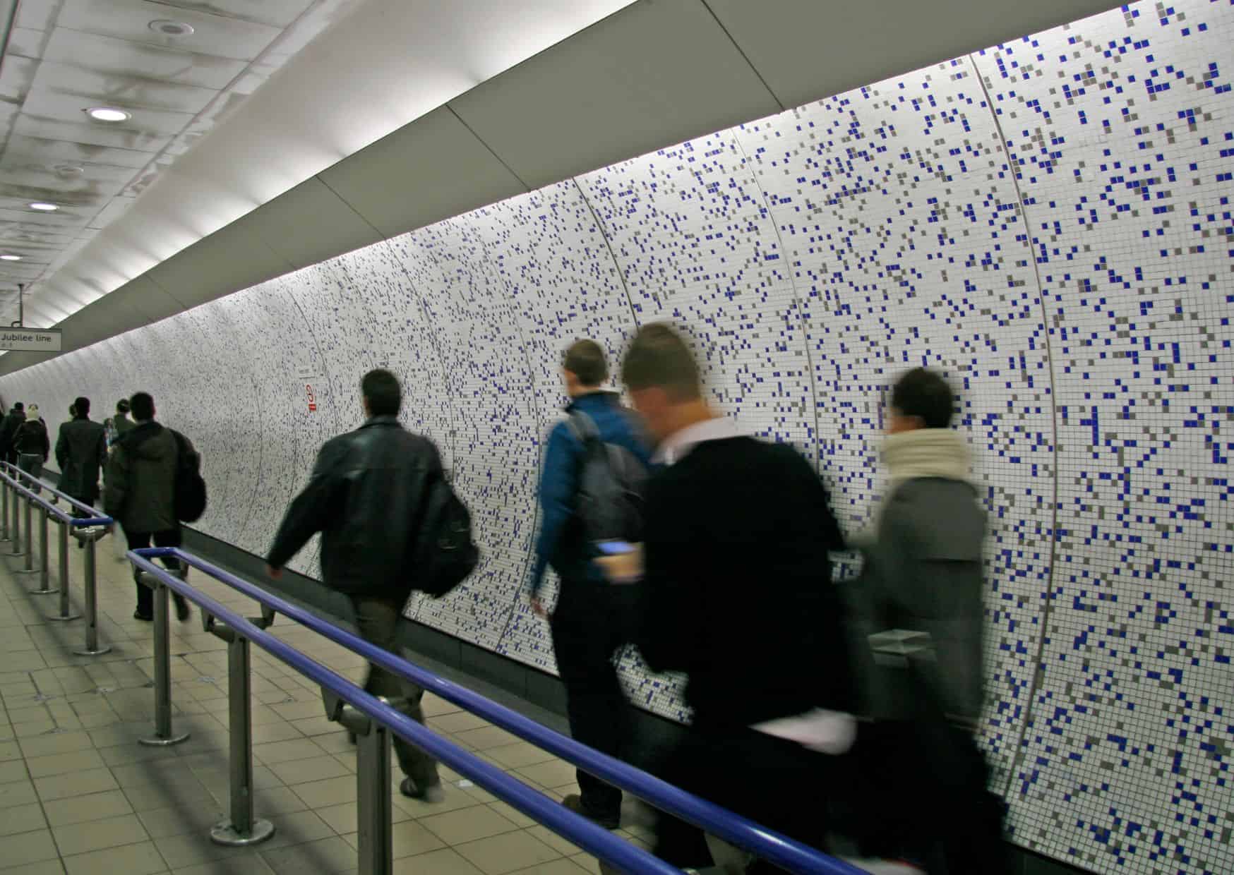 12 London Etiquette Rules Americans Always Break (That Locals Treat as Law) 3 London 17