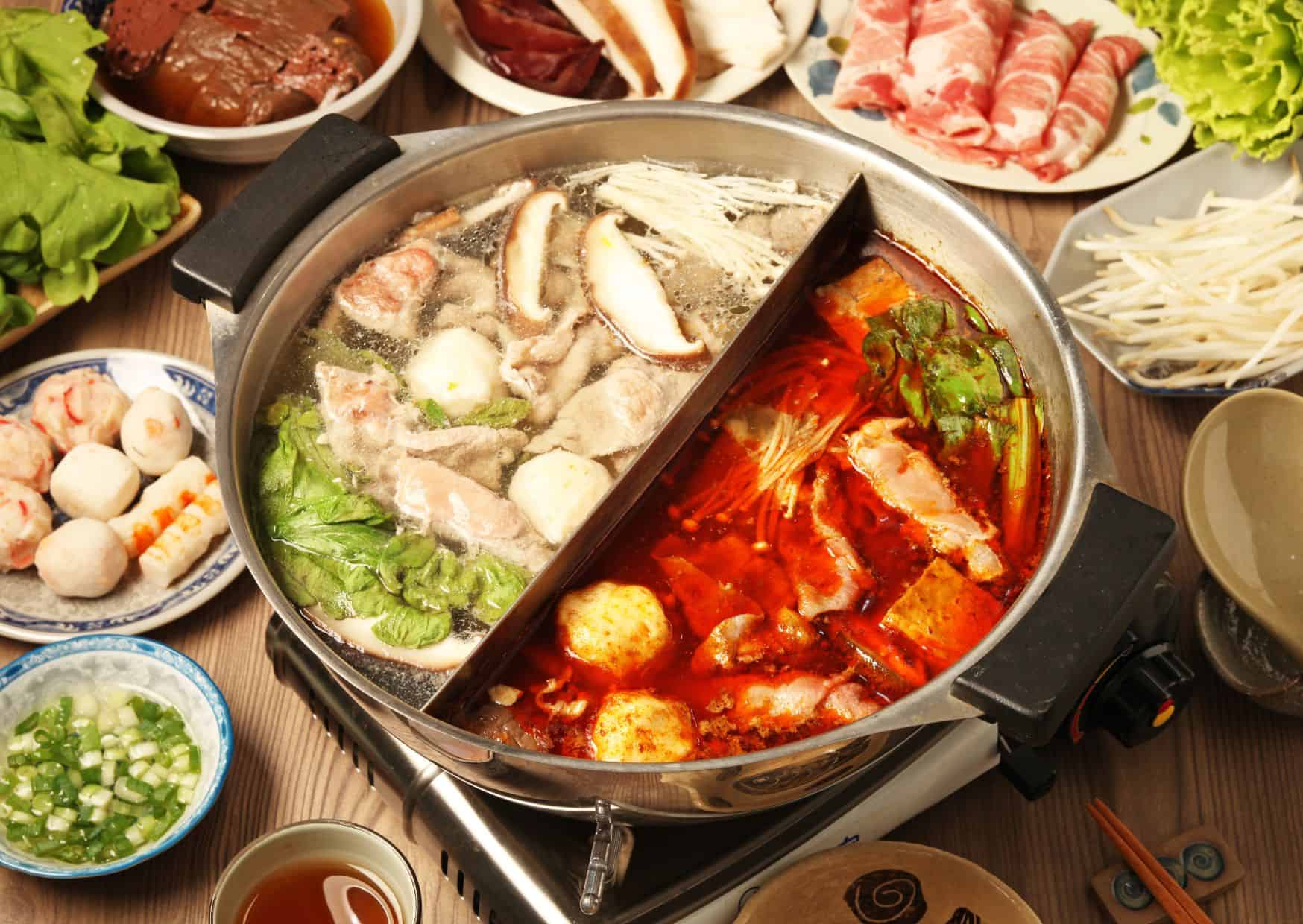 The Everyday Japanese Meals Most Tourists Never Get to See: 10 Japanese Dinners Everyone Should Know How to Make 9 Nabe Hot Pot