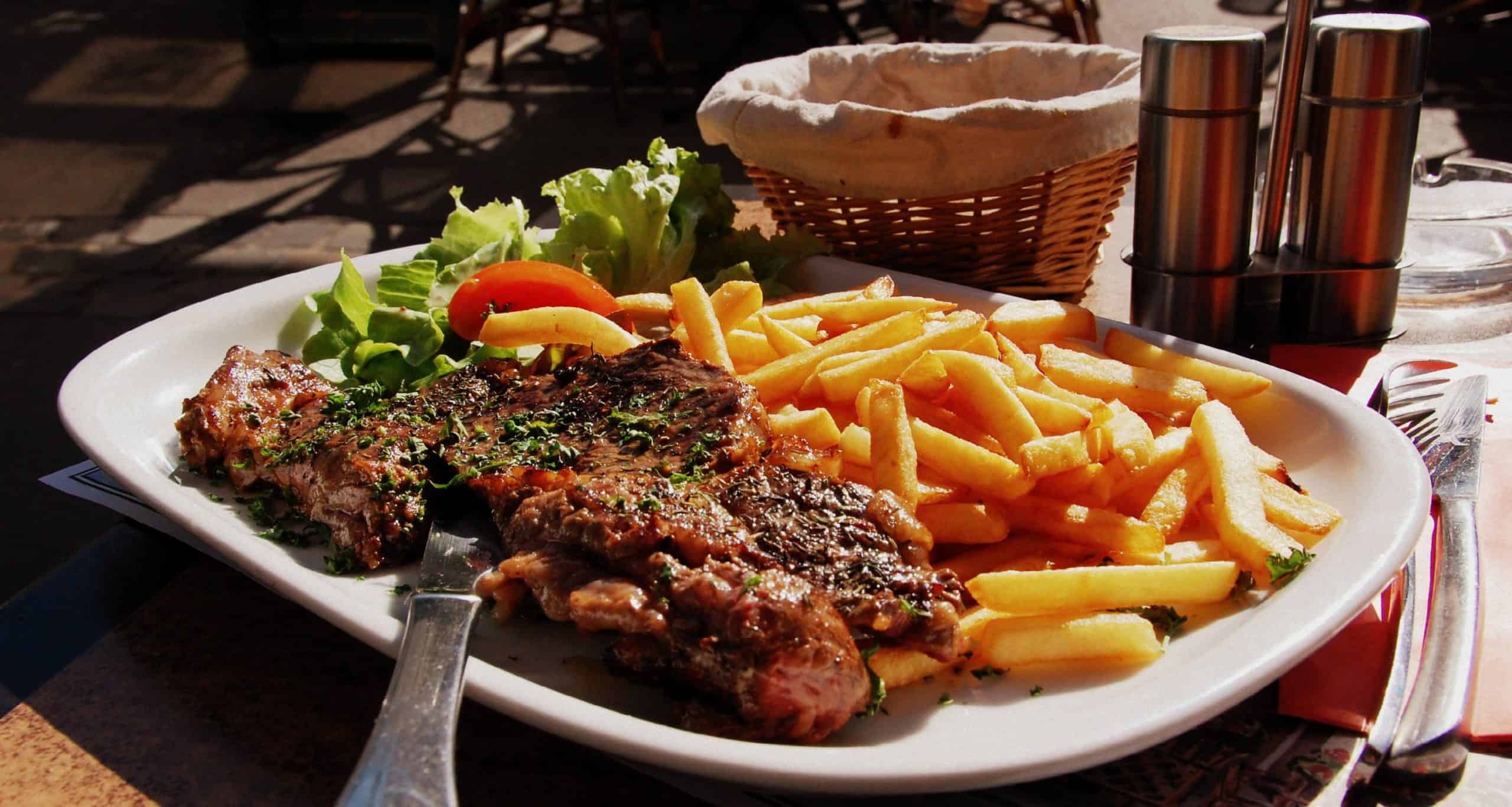 Steak frites France scaled