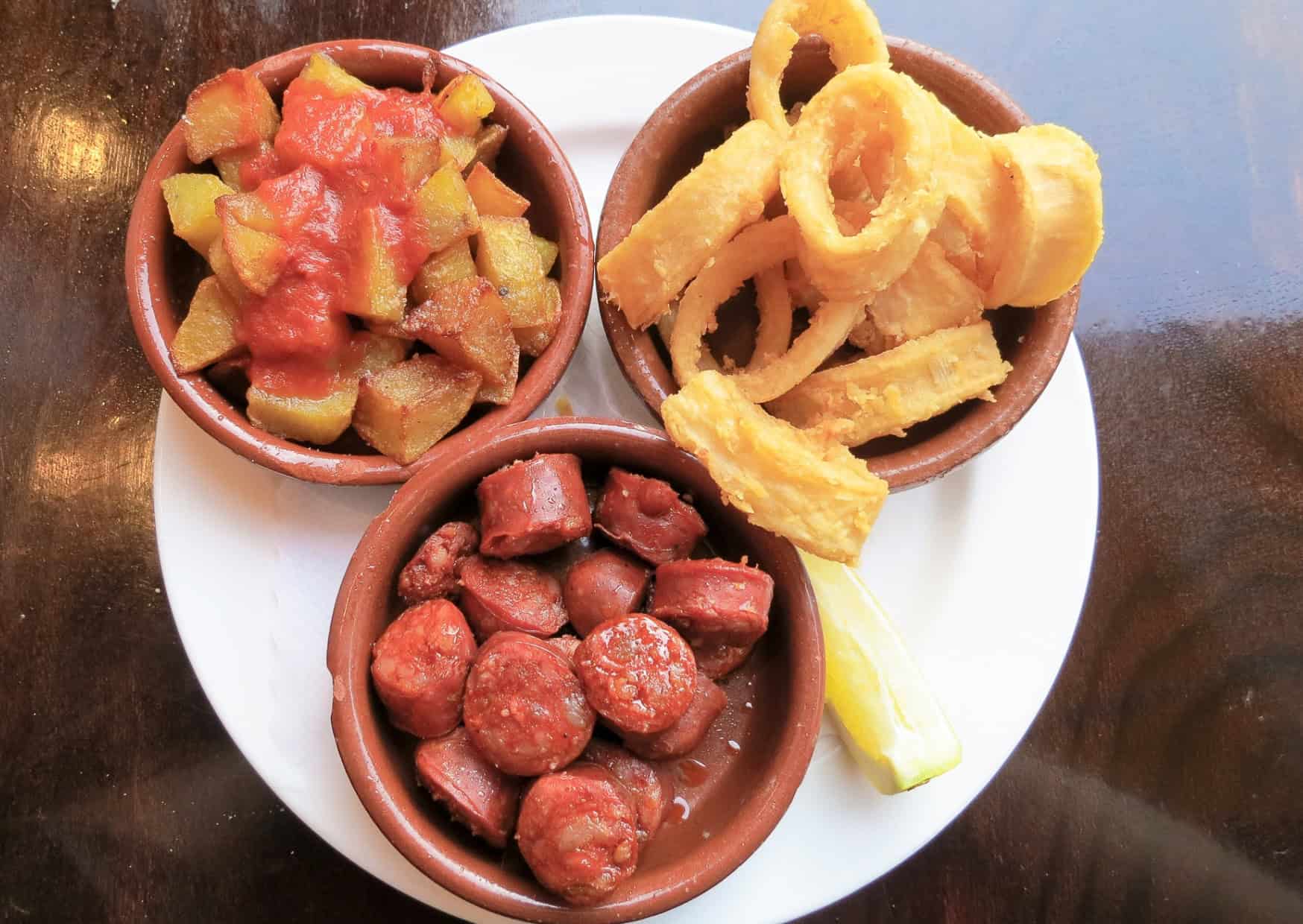 13 European Dinner Rules Americans Keep Breaking Without Realizing It 7 The Hidden Side of Spanish Tapas That Tourists Always Get Wrong (5)