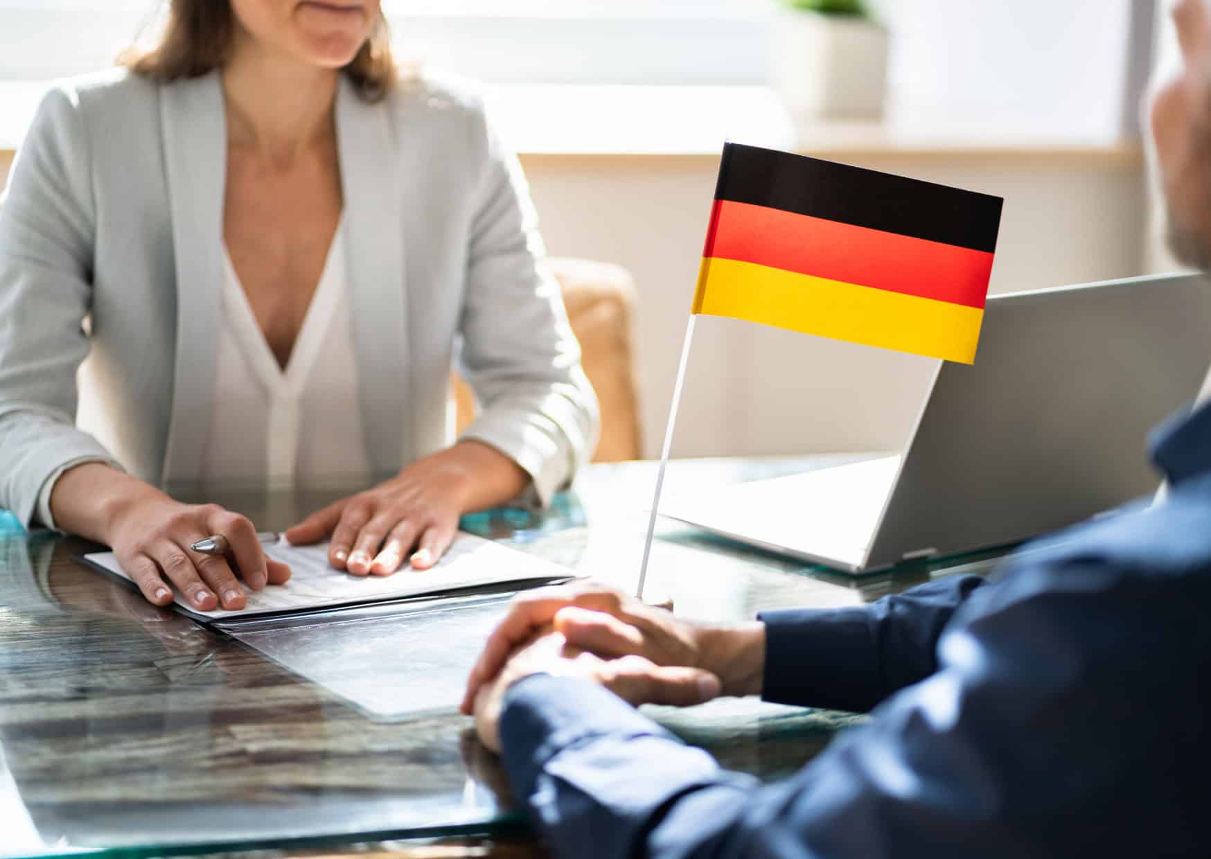 8 European Communication Styles That Confuse Foreigners 2