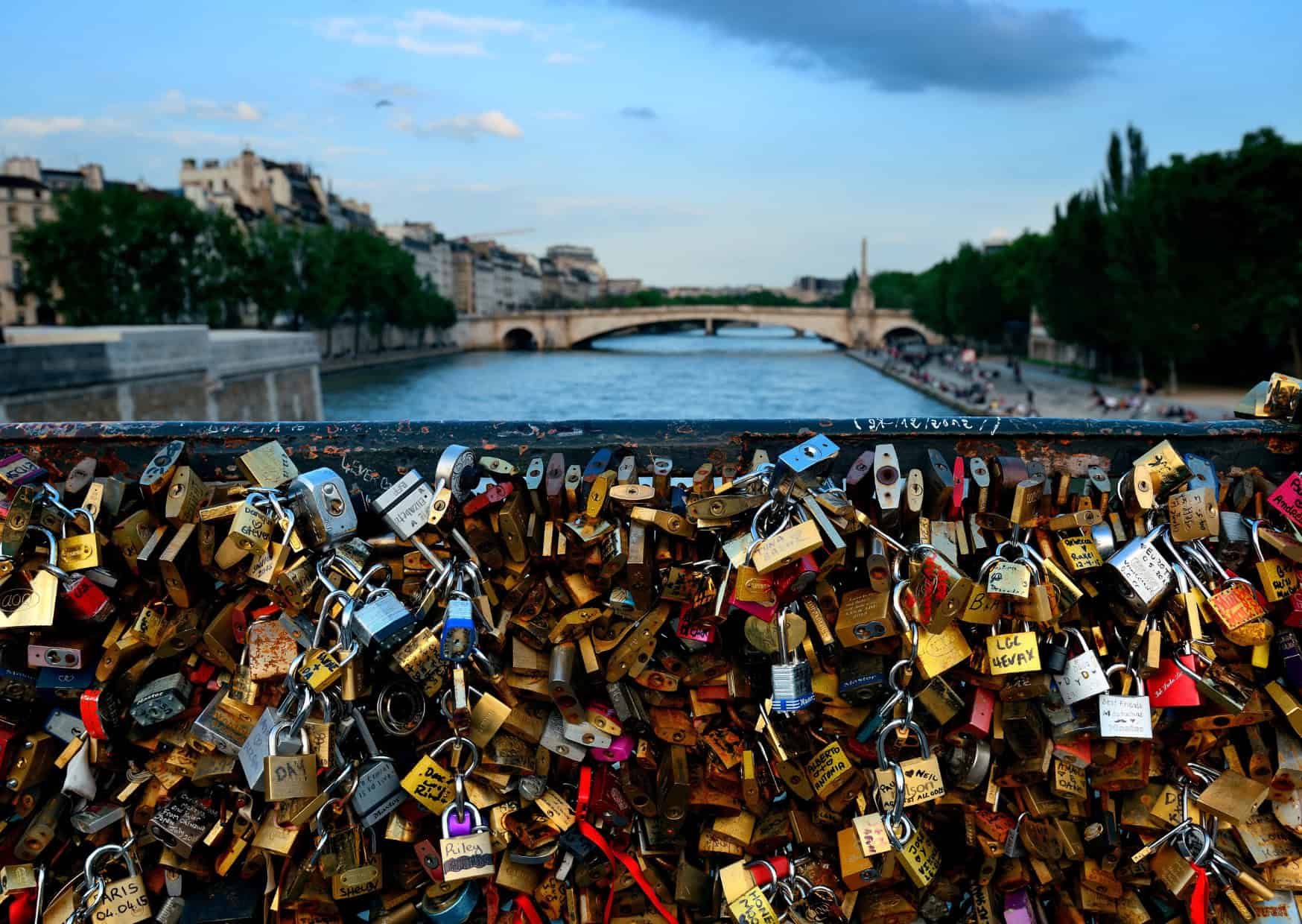 Don’t Fall For These 9 European Customs – They’re Total Tourist Traps 2 9 Euro Customs That Are Total Tourist Traps 2