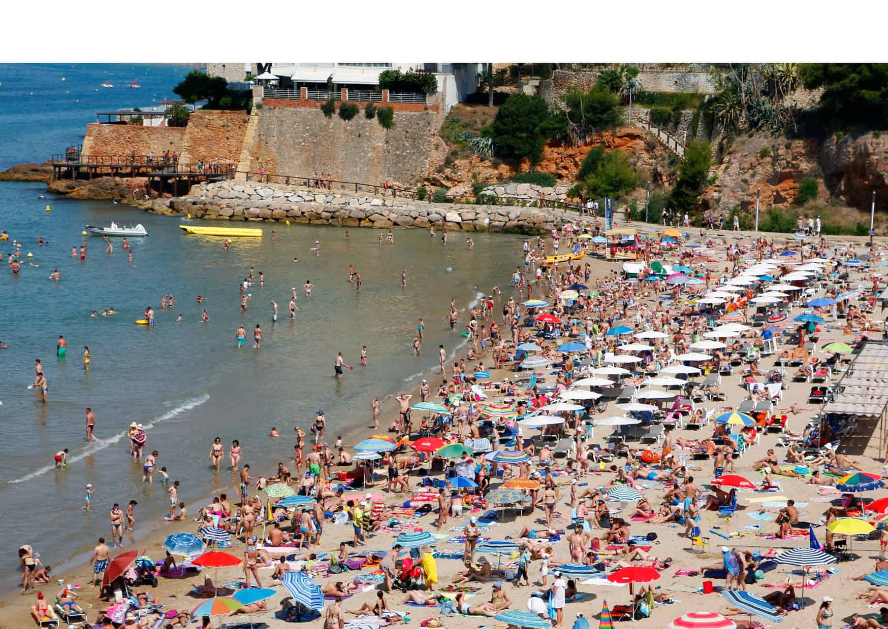 9 European Beach Habits That Shock First-Time American Tourists 2 9 European Beach Habits That Shock First Time Tourists 3