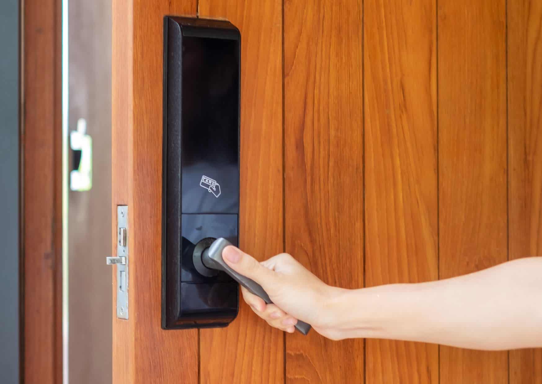 12 Airbnb Etiquette Rules You’re Probably Breaking (But No One Talks About) 1 12 Unwritten Rules of Airbnb Etiquette That No One Tells You