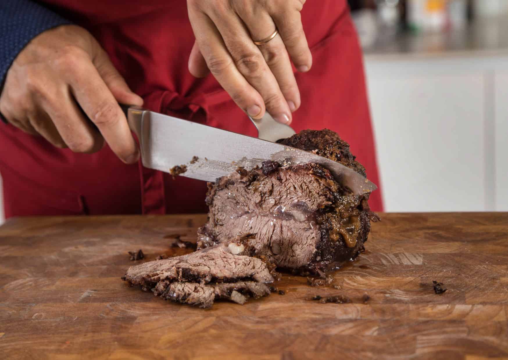 How Italian Cooks Make Beef So Tender It Falls Apart With a Fork: How to Make Italian Brasato al Barolo 2 How to Make Italian Brasato al Barolo (Recipe Guide)