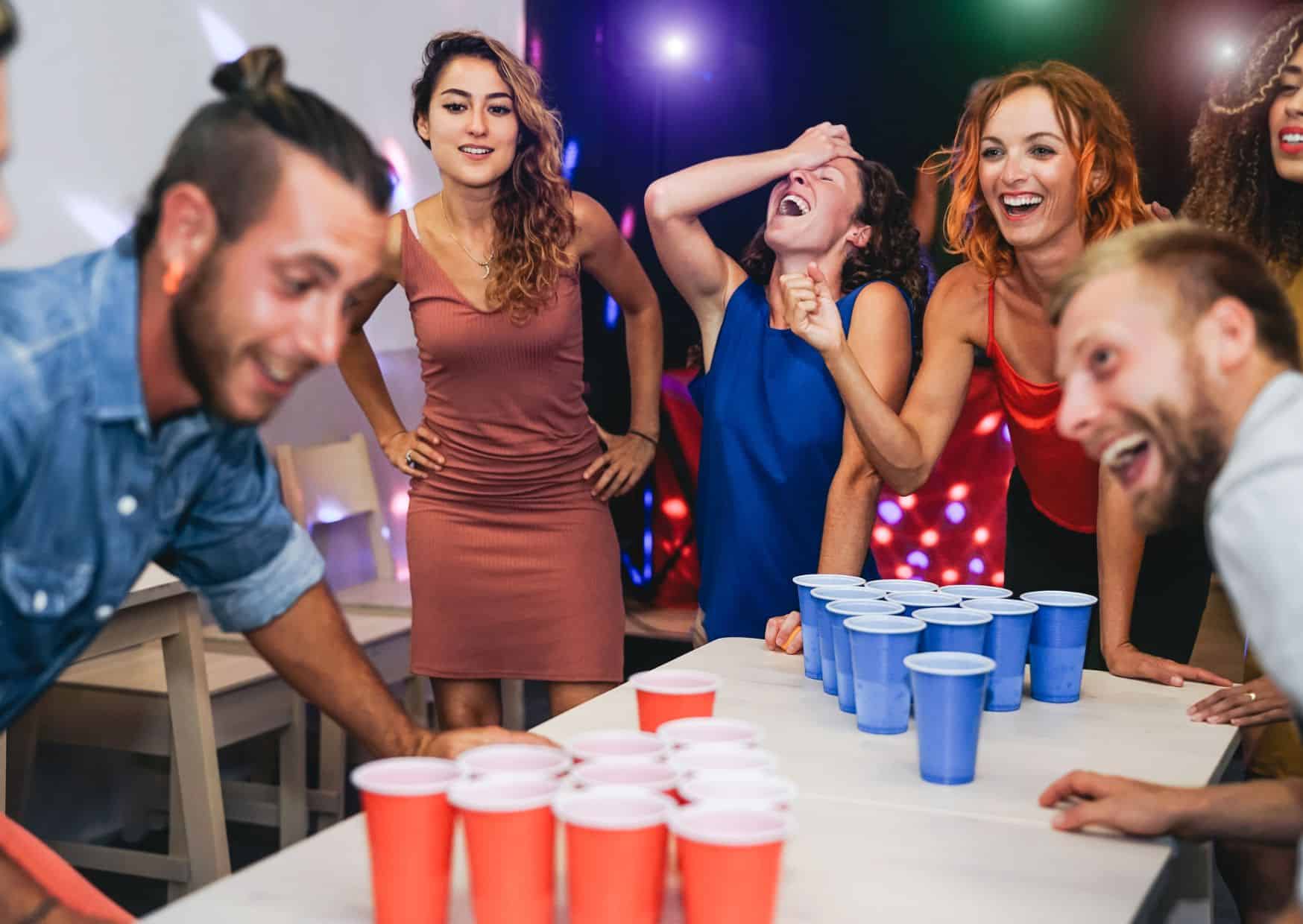 8 Unwritten Rules of Drinking in Europe vs. the USA