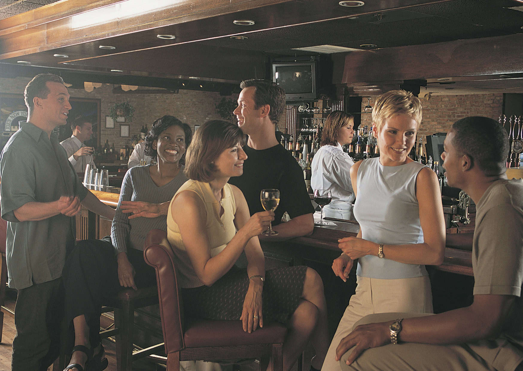 Unspoken Rules of Spanish Bars That Americans Always Break 2