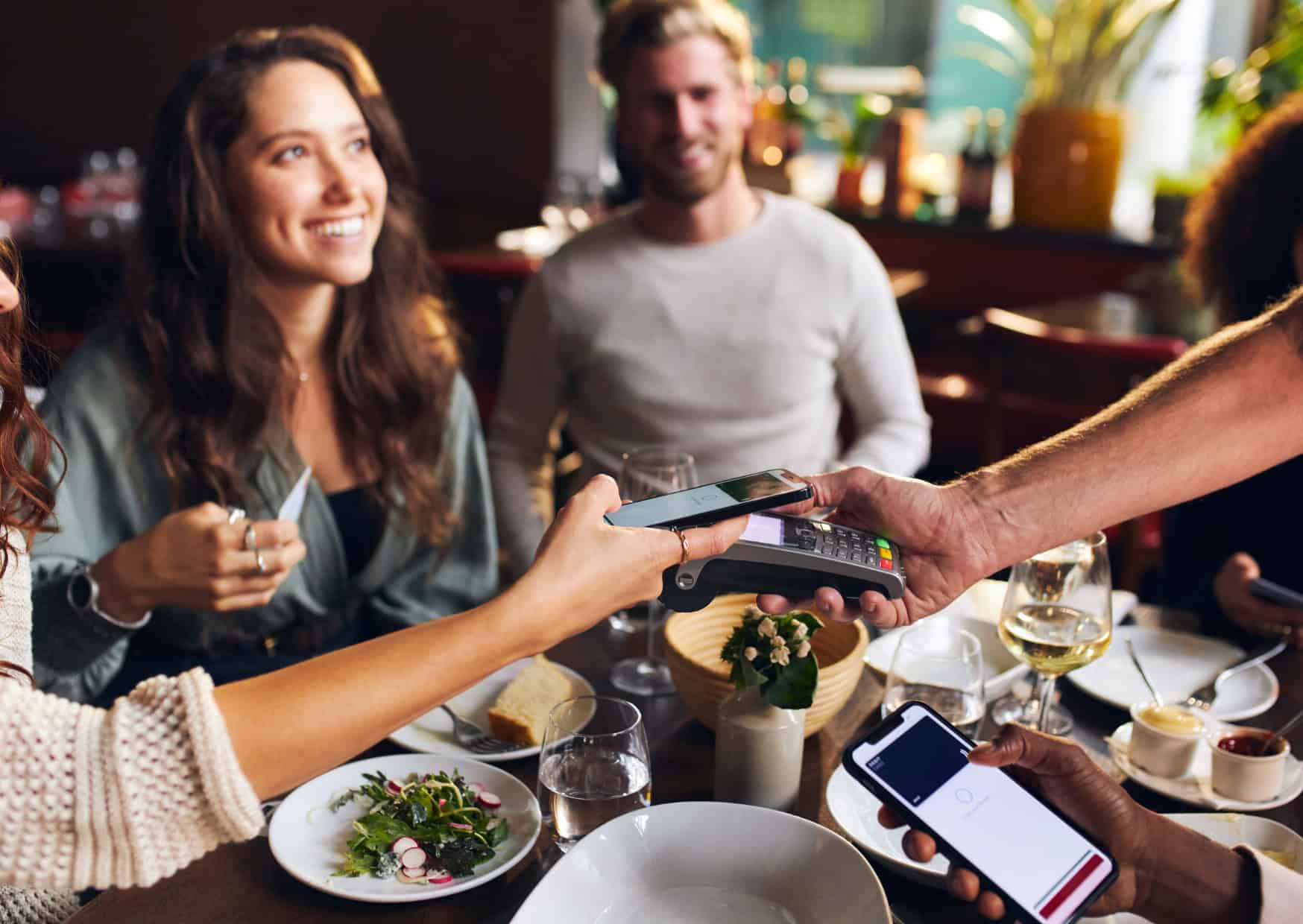 Unspoken Rules of Spanish Bars That Americans Always Break 6