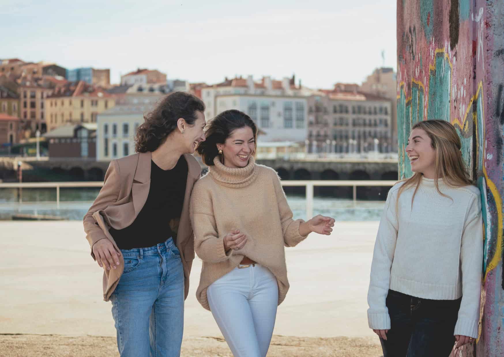 Why Spaniards Seem Distant at First (And What You’re Misunderstanding) 6 Why Spanish People Arent Befriending You 2