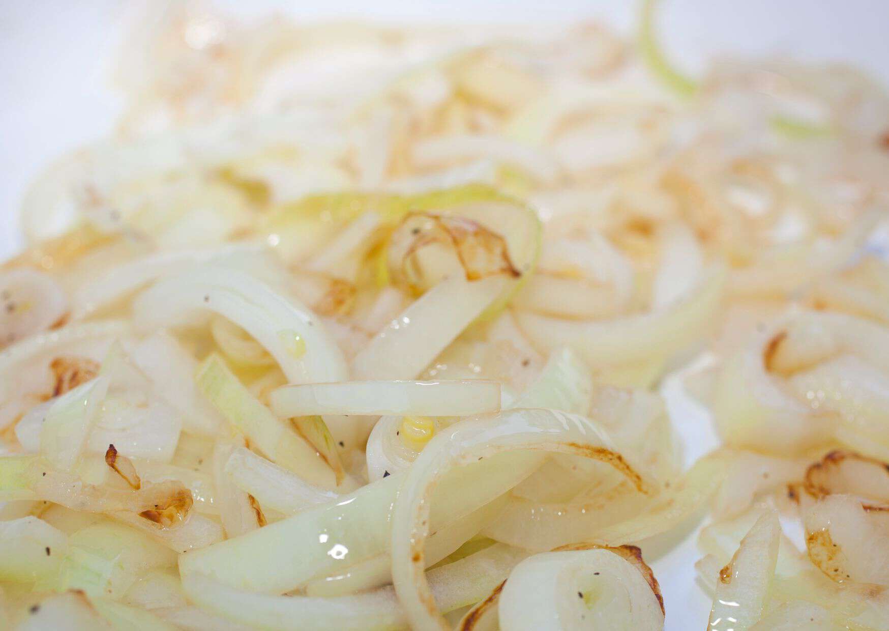 Why Caramelized Onions Taste Better The Longer You Cook Them 1 How to Make Caramelized Onions (Recipe Guide)