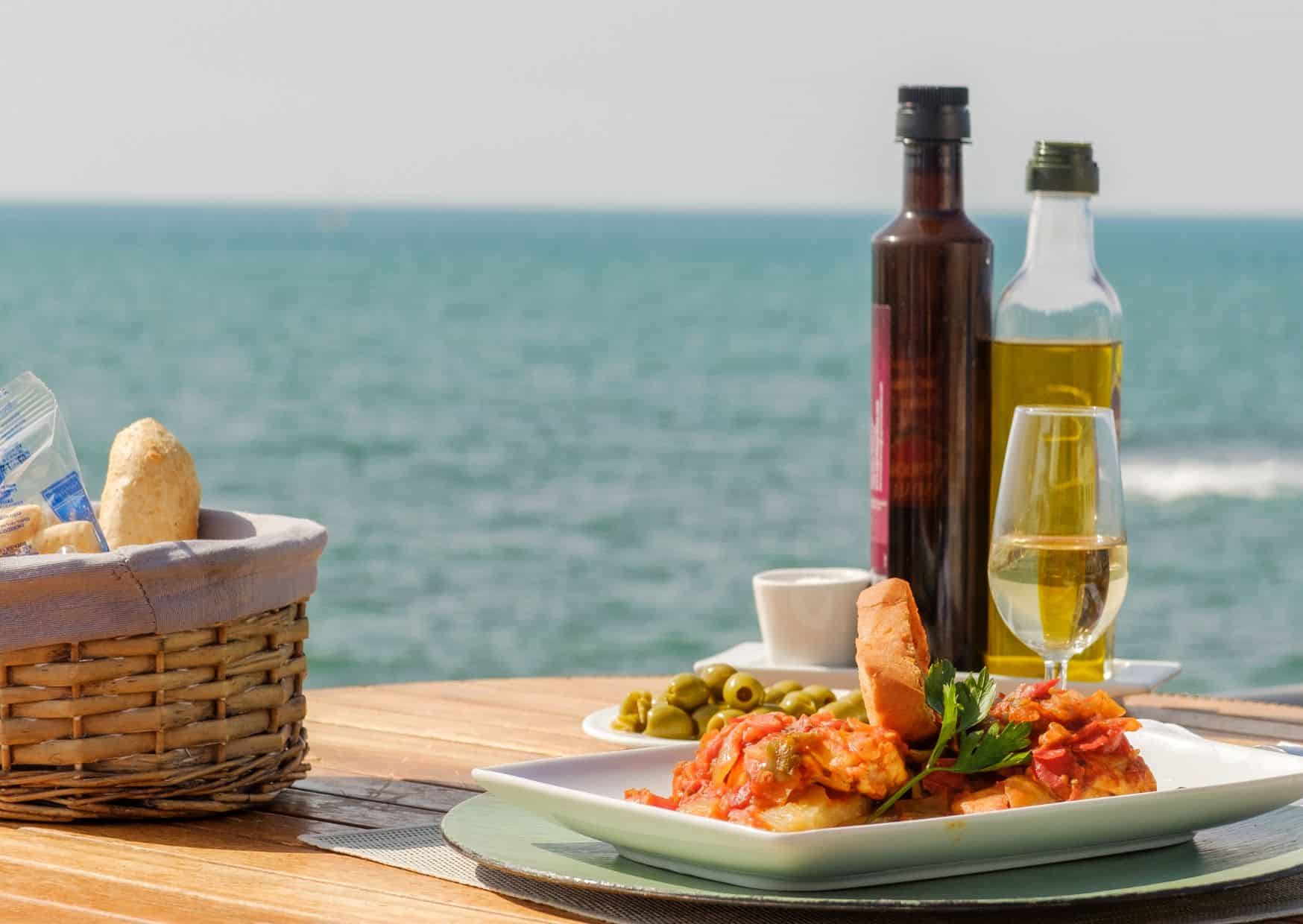 Why Mediterranean People Eat So Healthy & Which Foods They Rarely Eat 2 Why Mediterranean People Eat So Healthy & Which Foods They Rarely Eat
