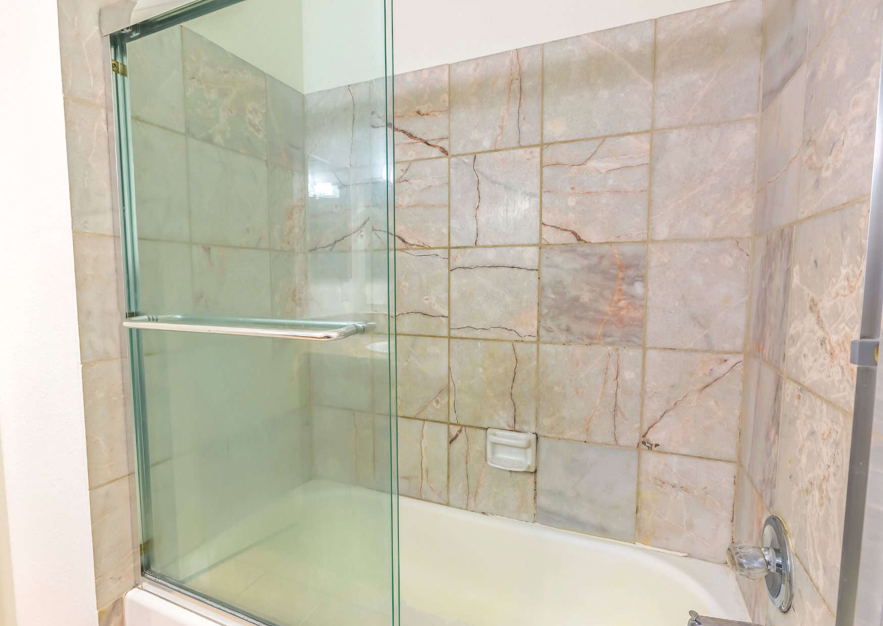 The European Shower Habit That Leaves Americans Totally Baffled 2 The European Shower Habit That Americans Find Completely Backwards 2