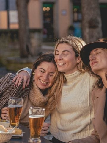 9 Ways Europeans Think About Time Differently Than Americans