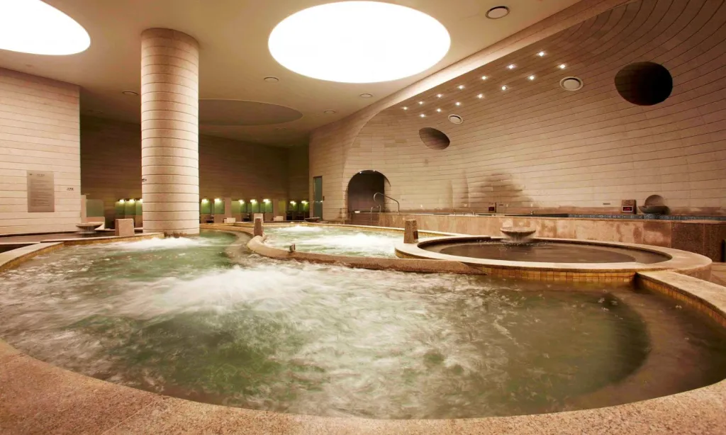 9 Things Koreans Do in Public Saunas That Would Terrify American Visitors 2 Korean spa rules 1