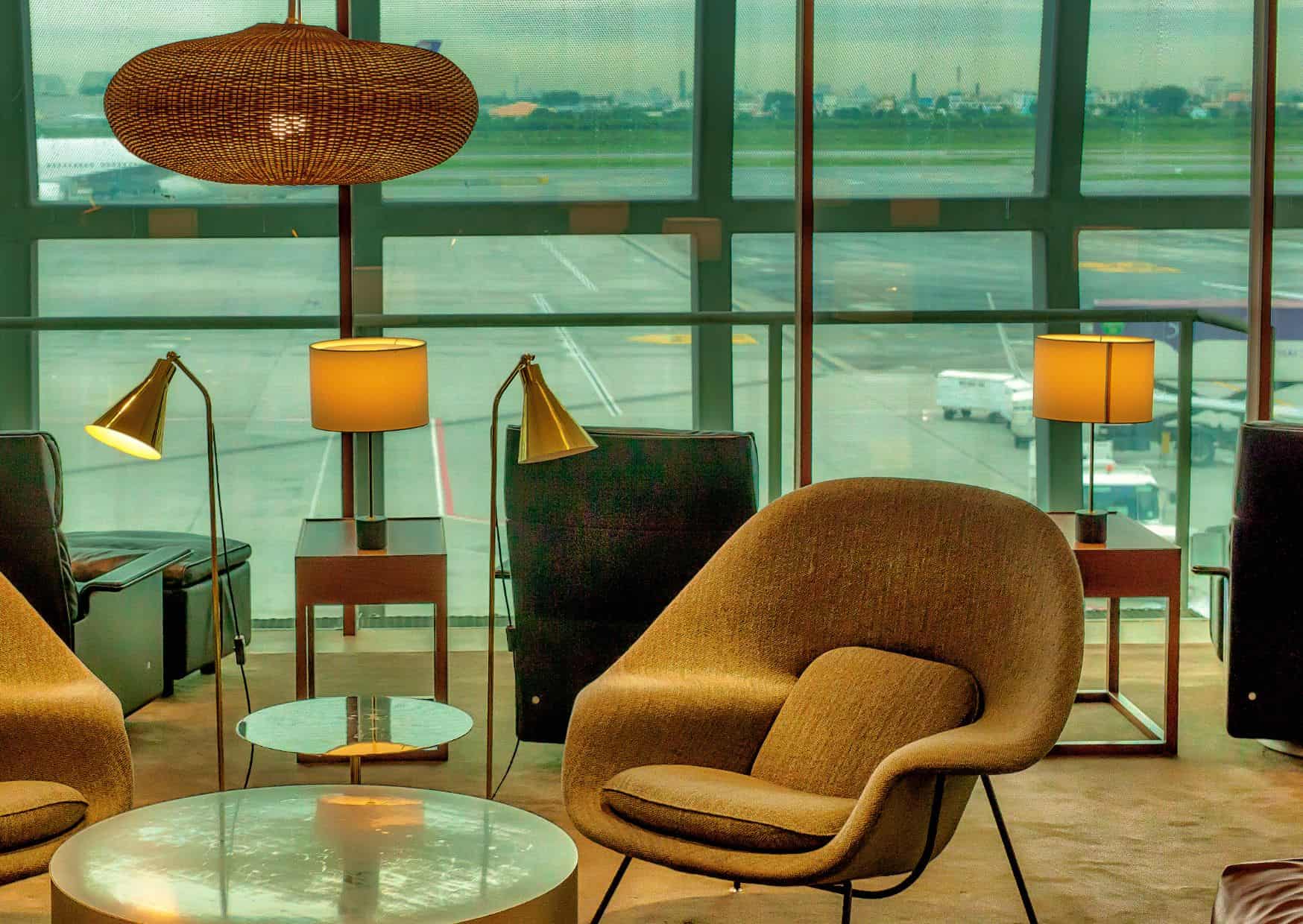 The Airport Survival Guide: 15 Hacks for Stress-Free Travel 4 The Airport Survival Guide: 15 Hacks for Stress-Free Travel
