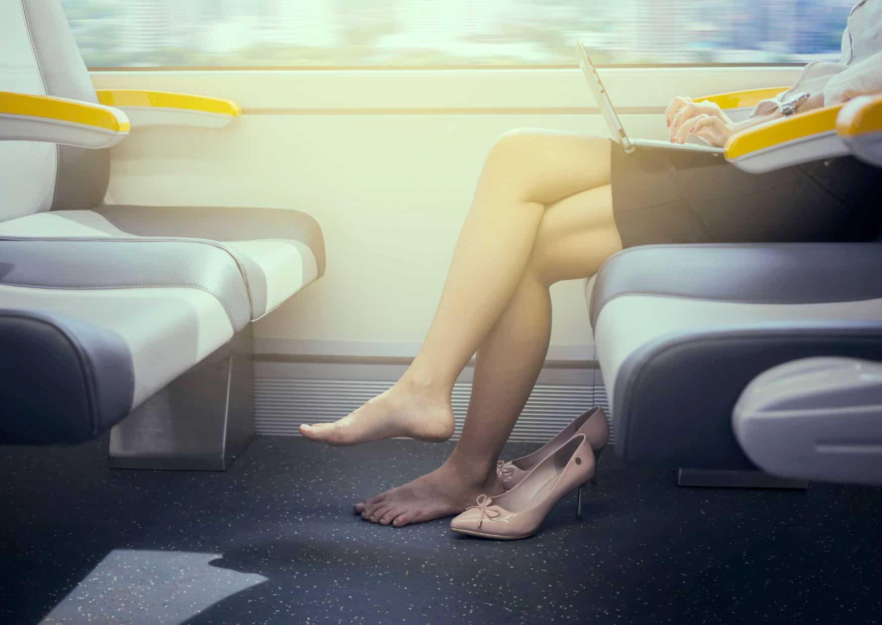 10 Flight Etiquette Rules Most Passengers Ignore 2 Travel 28