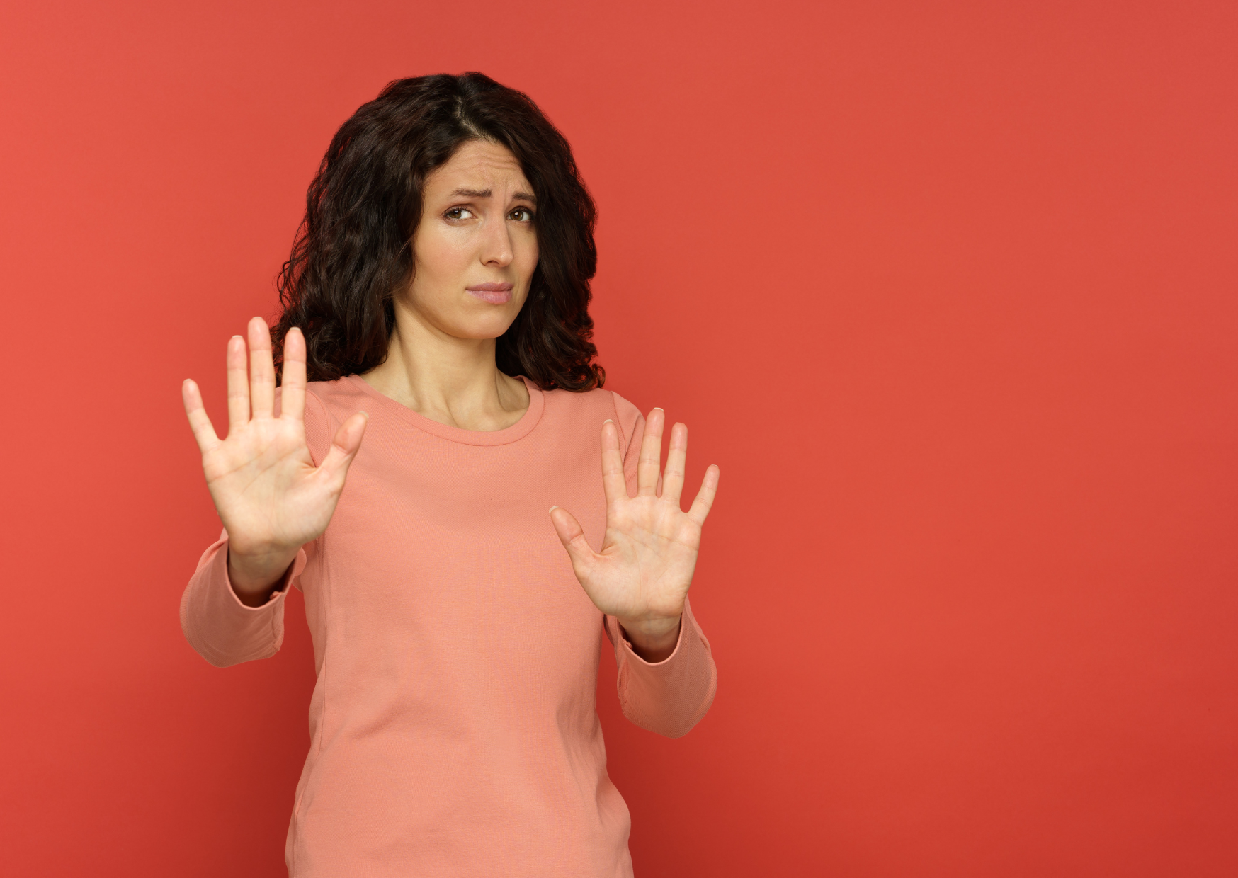7 Hand Gestures That Make You Look Rude in Southern Europe (Even If You Don’t Mean To) 1 hand gestures 4