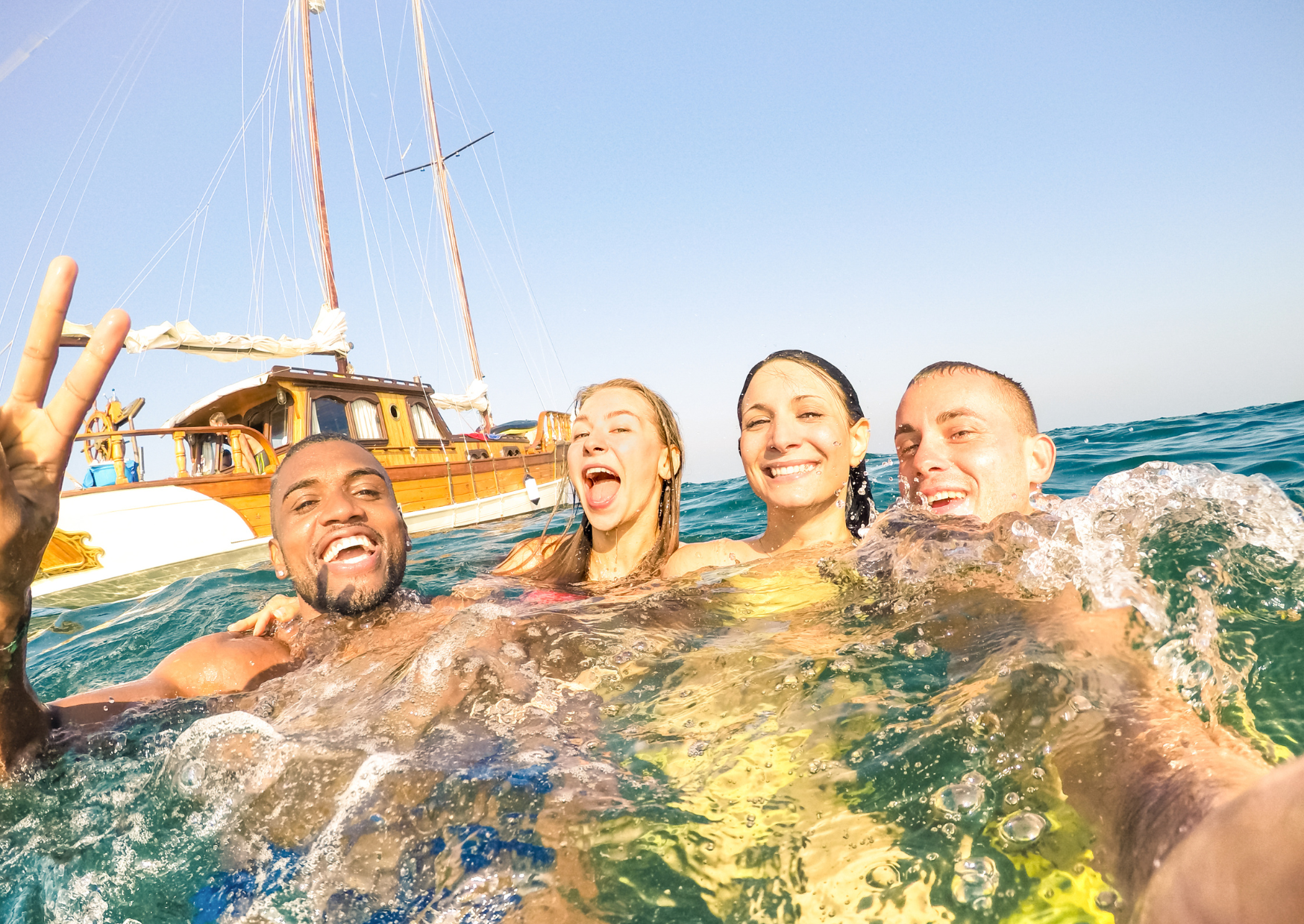 European Beach Photo Culture Would Shock American Privacy Expectations 6