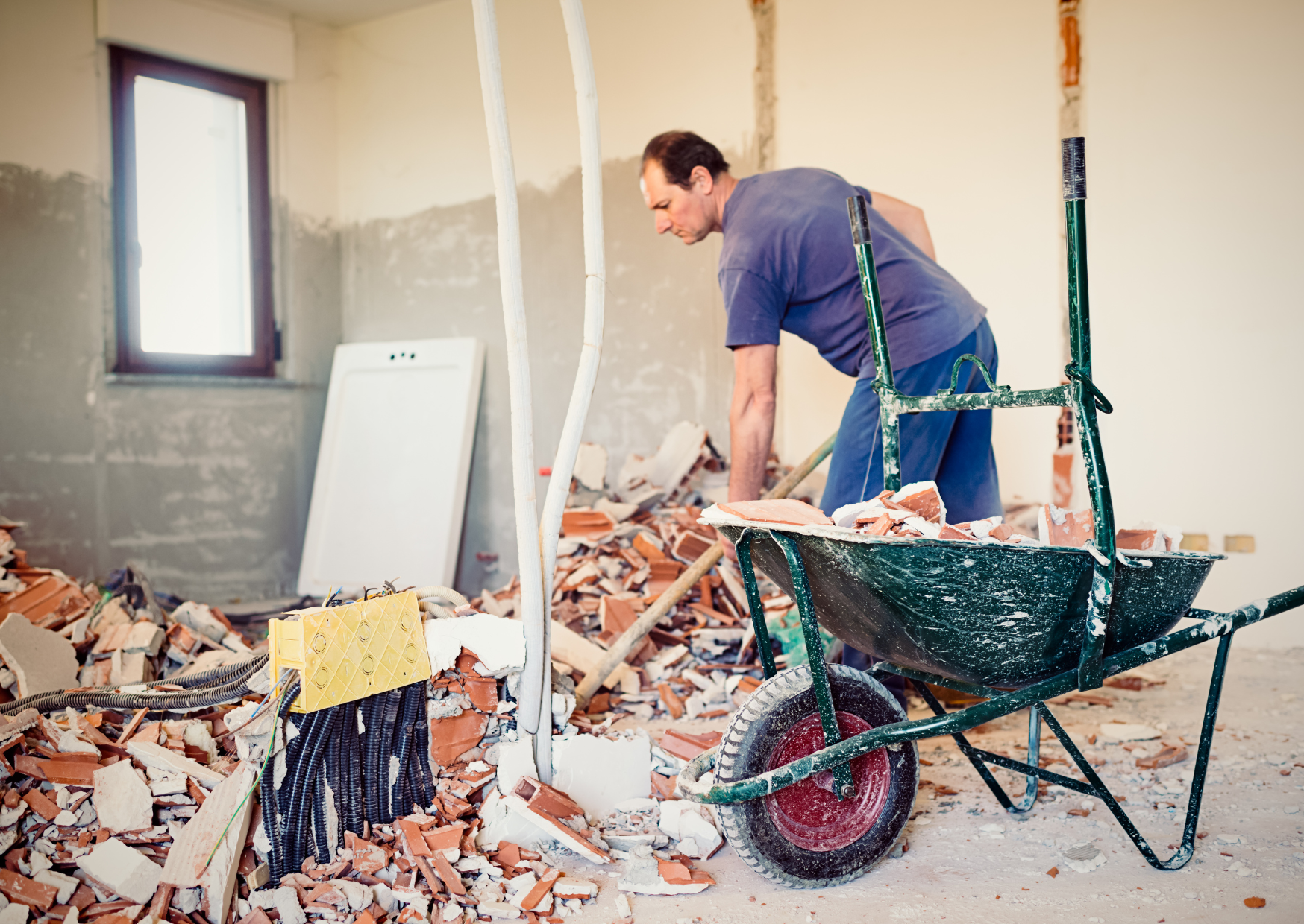 Italian Workers Use Equipment 4