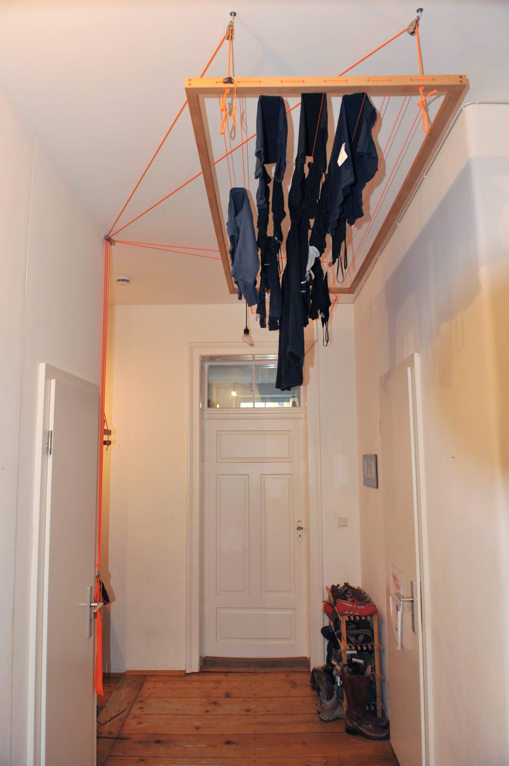 Why Europeans Refuse To Remove This Home Feature Americans Cannot Stand 2 Modern hanging clothes horse with pulley system 1 scaled