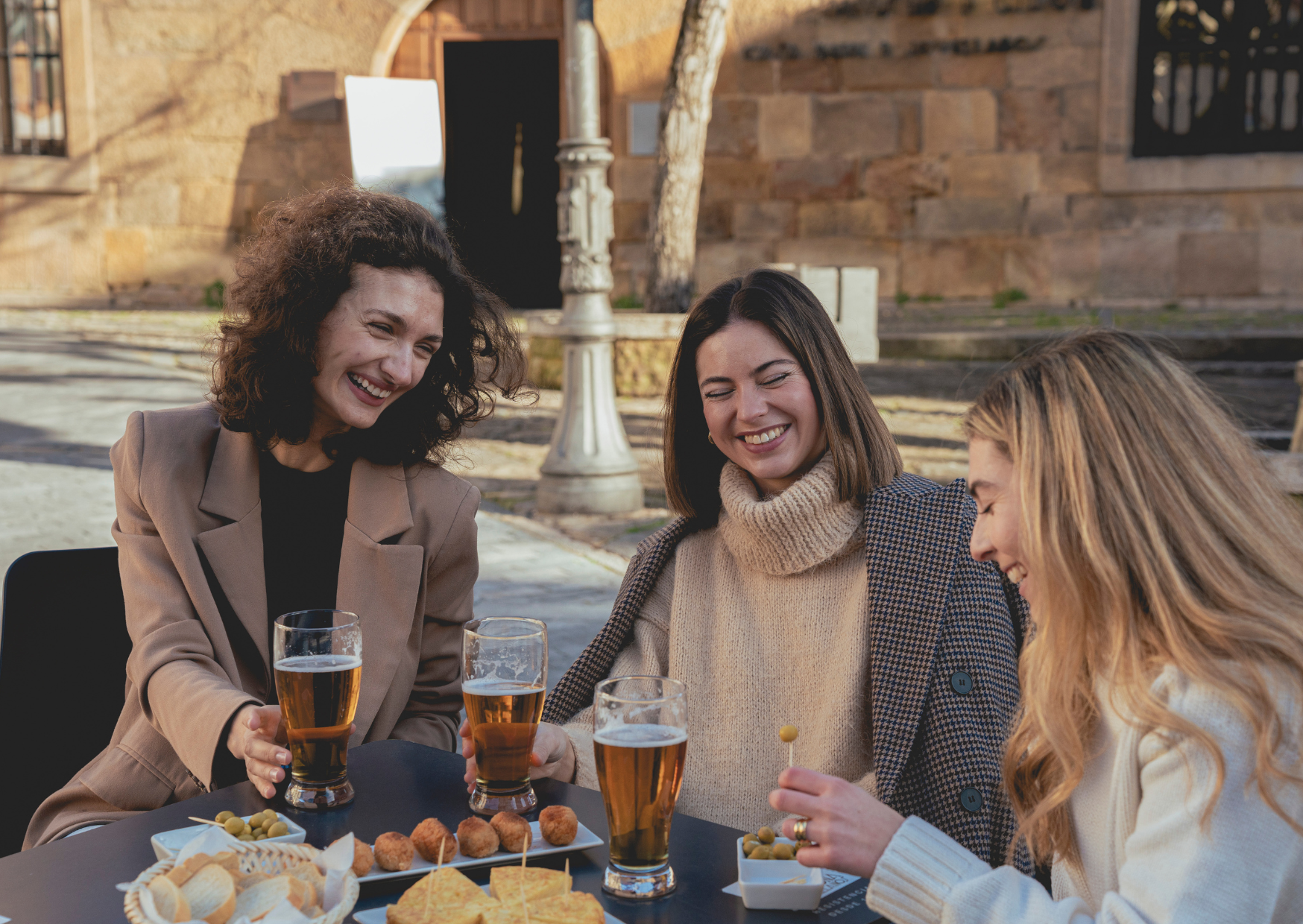 Why Good Manners in America Can Look Like Bad Manners in Spain: The “Polite” Habit That Can Offend People in Spain Instantly 5 Polite American Gesture That Spanish People Consider Deeply Insulting 3