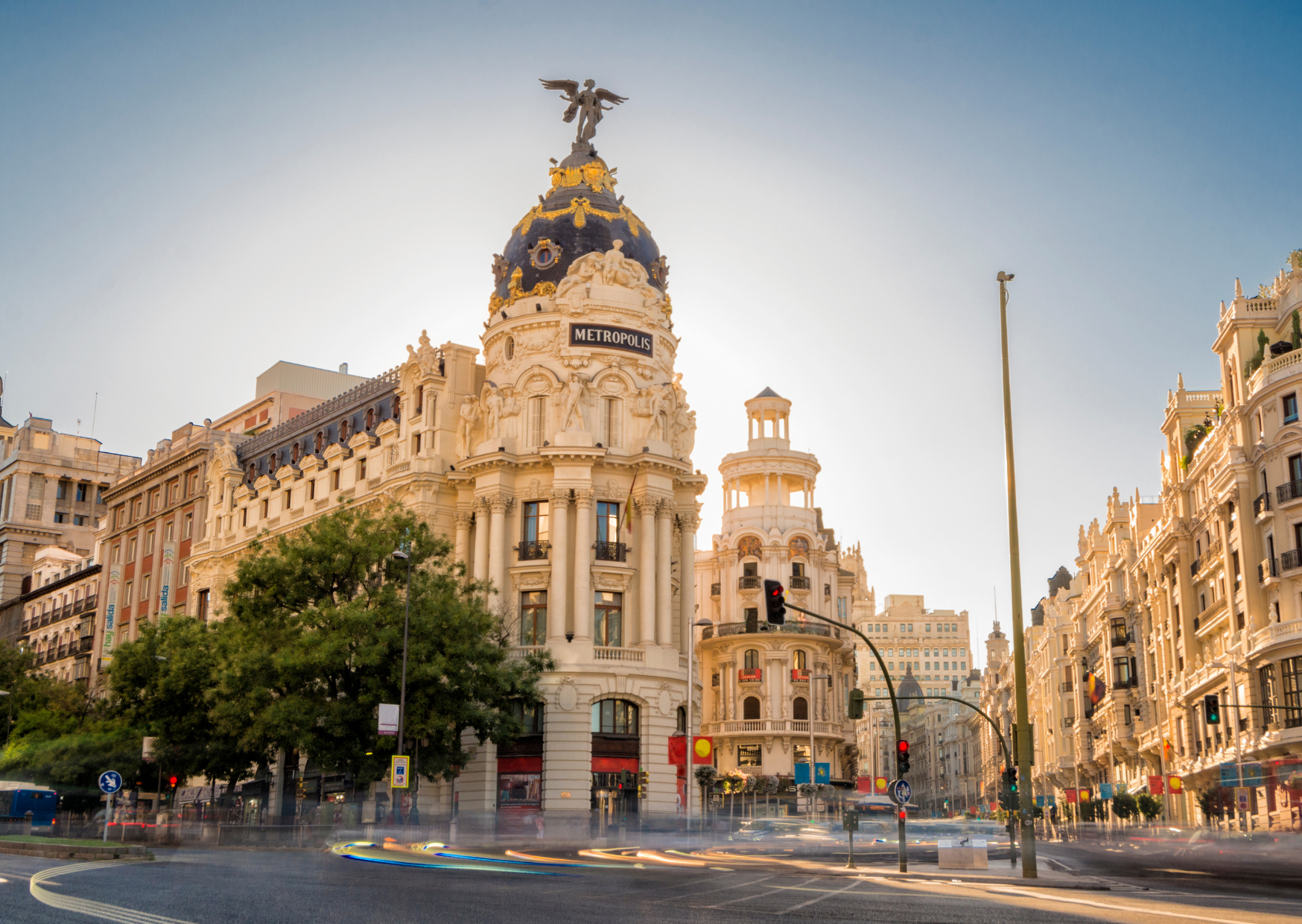 The Shocking Madrid Rent Gap: Why Tourists Pay €3,000 While Locals Pay €1000 8 Why Foreigners Pay 1