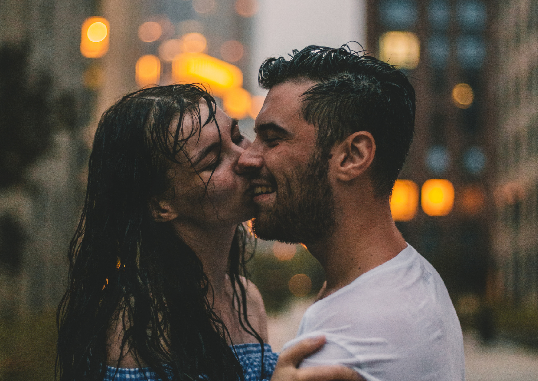 The Public Kissing Habit in France That Americans Find Scandalous 4 French Couples Kiss Here 6