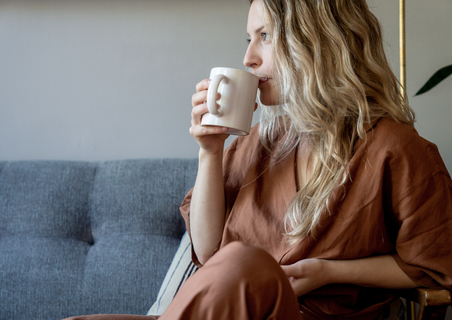 The Morning Breath Solution Europeans Swear By—But American Dentists Say It Destroys Your Teeth 2 Morning Breath Solution Europeans Use 3