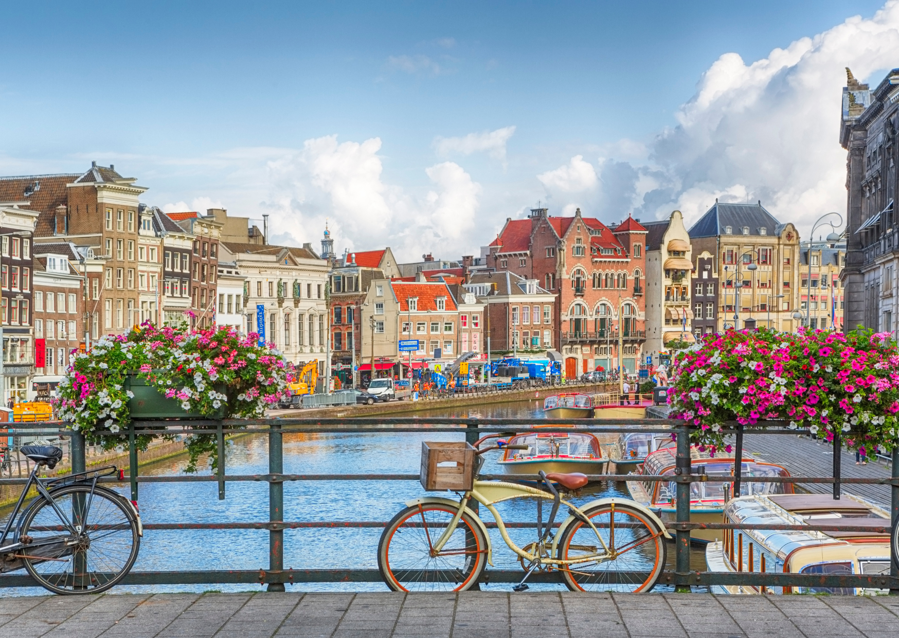 Why 45 Minutes Is Not Enough at These European Airports: 7 European Airports Where Tight Layovers Can Ruin Your Trip 3 Photo Ban in Amsterdam 6