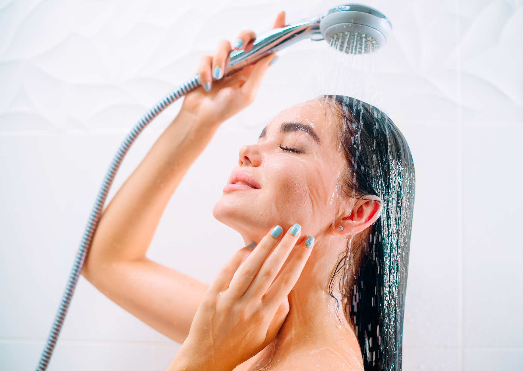 Why Europeans Shower This Way And Americans Think It’s Strange: The Bathroom Difference That Gives American Visitors Culture Shock 3 Shower Habit Europeans Follow 3