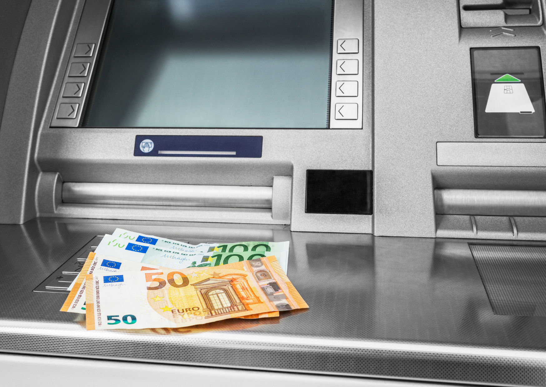 The Italian ATM Rule That Shocks American Travelers — Why You Can’t Withdraw As Much Cash As You Want 7 ATM Maximum in Italy 4