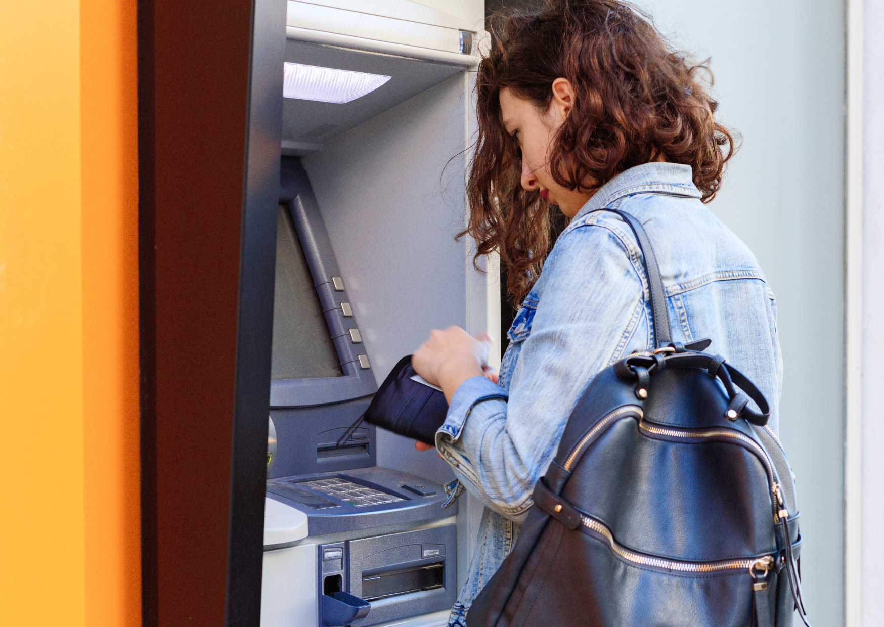 The Italian ATM Rule That Shocks American Travelers — Why You Can’t Withdraw As Much Cash As You Want 1 ATM Maximum in Italy