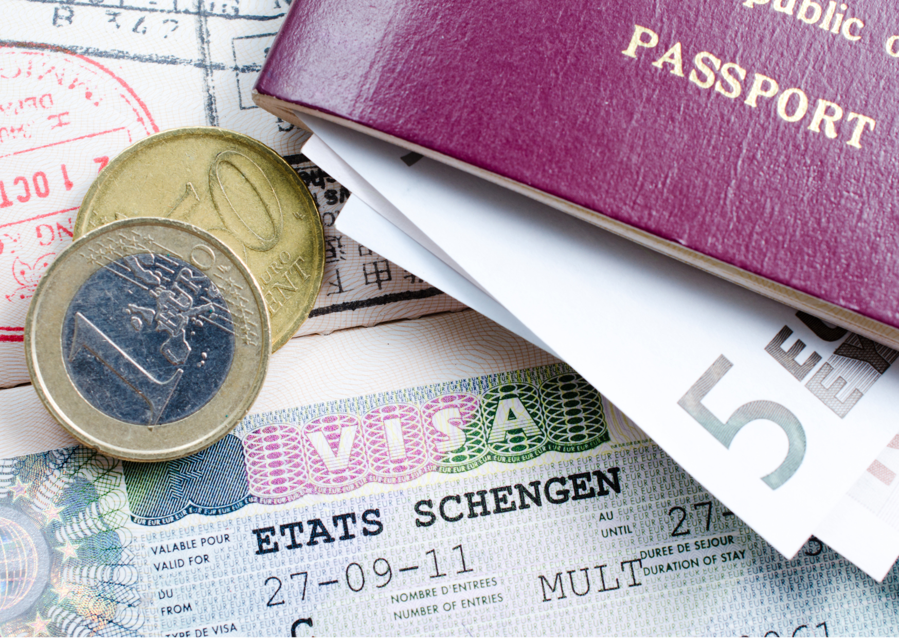 Why Your Passport Might Not Be Valid for Europe Even If It Isn’t Expired: The 2026 EU Entry Rules Americans Are Still Getting Wrong 2 EU Passport Trap 3