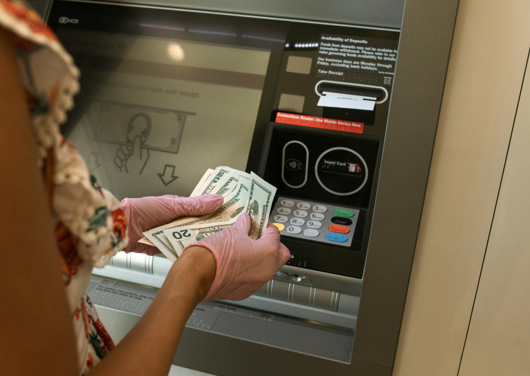 Why Americans Should Never Use These 5 ATMs in Tourist Areas 3 Why Americans Should Never Use These 5 ATMs in Tourist Areas 3