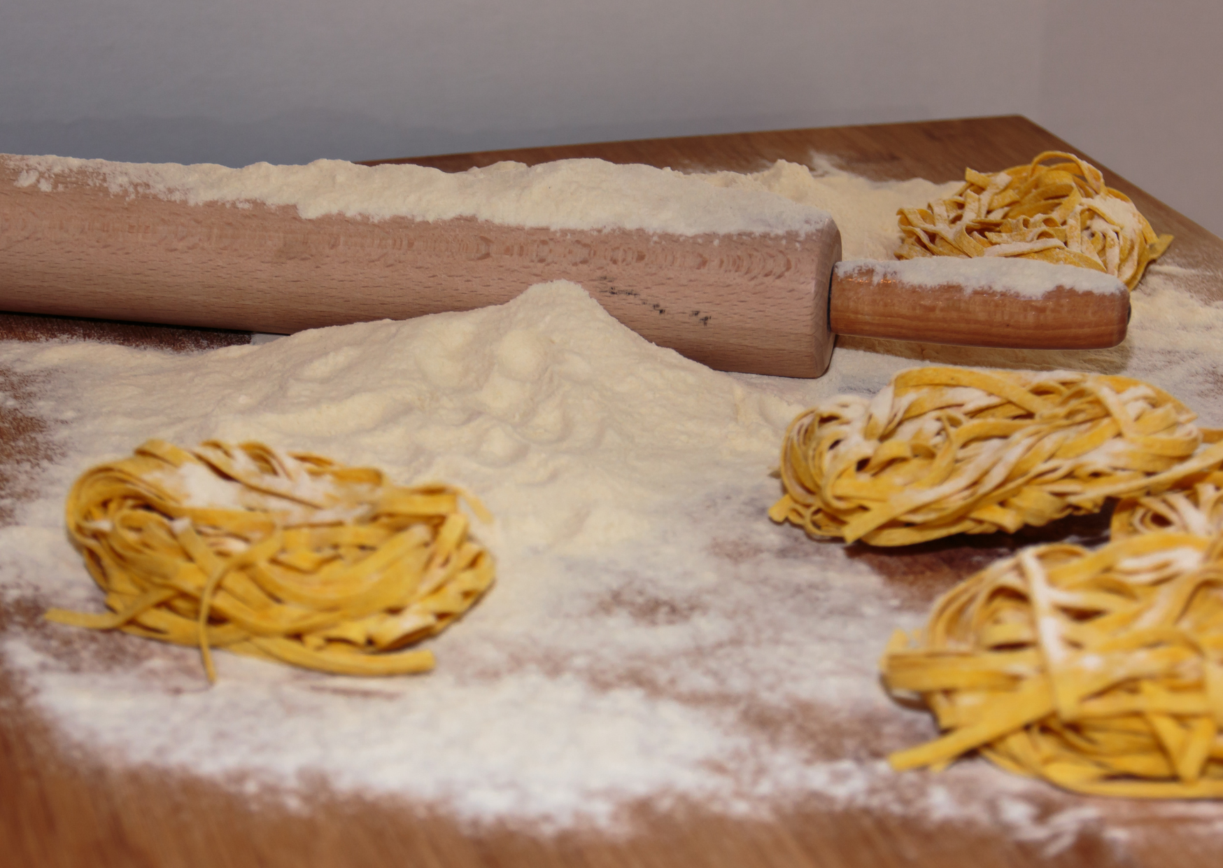 Before You Eat Pasta in Naples, Learn This Rule: This Pasta Habit Screams “Tourist” in Naples 3 cooking pasta in Naples 2
