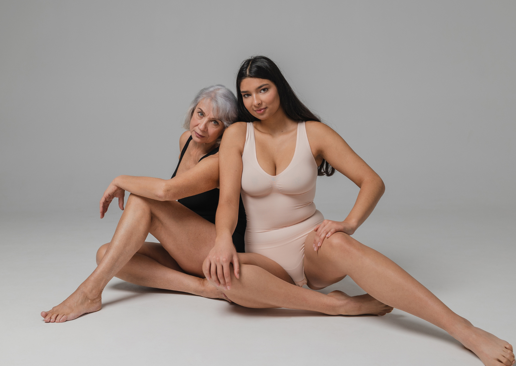 The Undergarment Italian Women Often Skip That American Women Think Is Mandatory 3 women shapewear 4