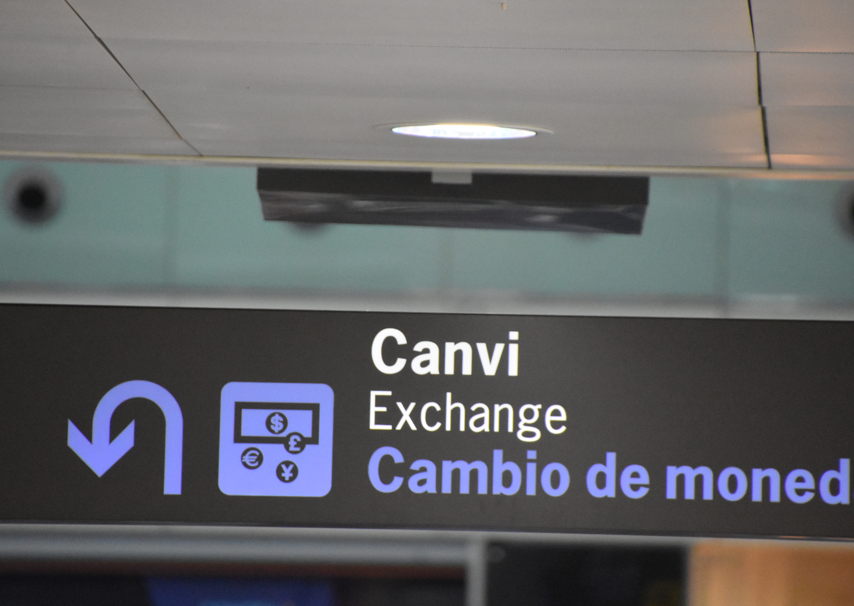 Why Americans Lose €1,000 Using ATMs at European Airports, Not Cities 4 Airport ATMs 3