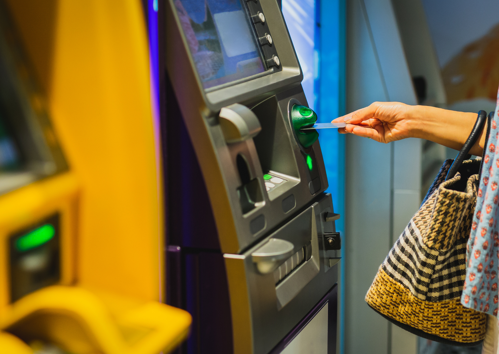 Why Americans Lose €1,000 Using ATMs at European Airports, Not Cities 1 Airport ATMs 6