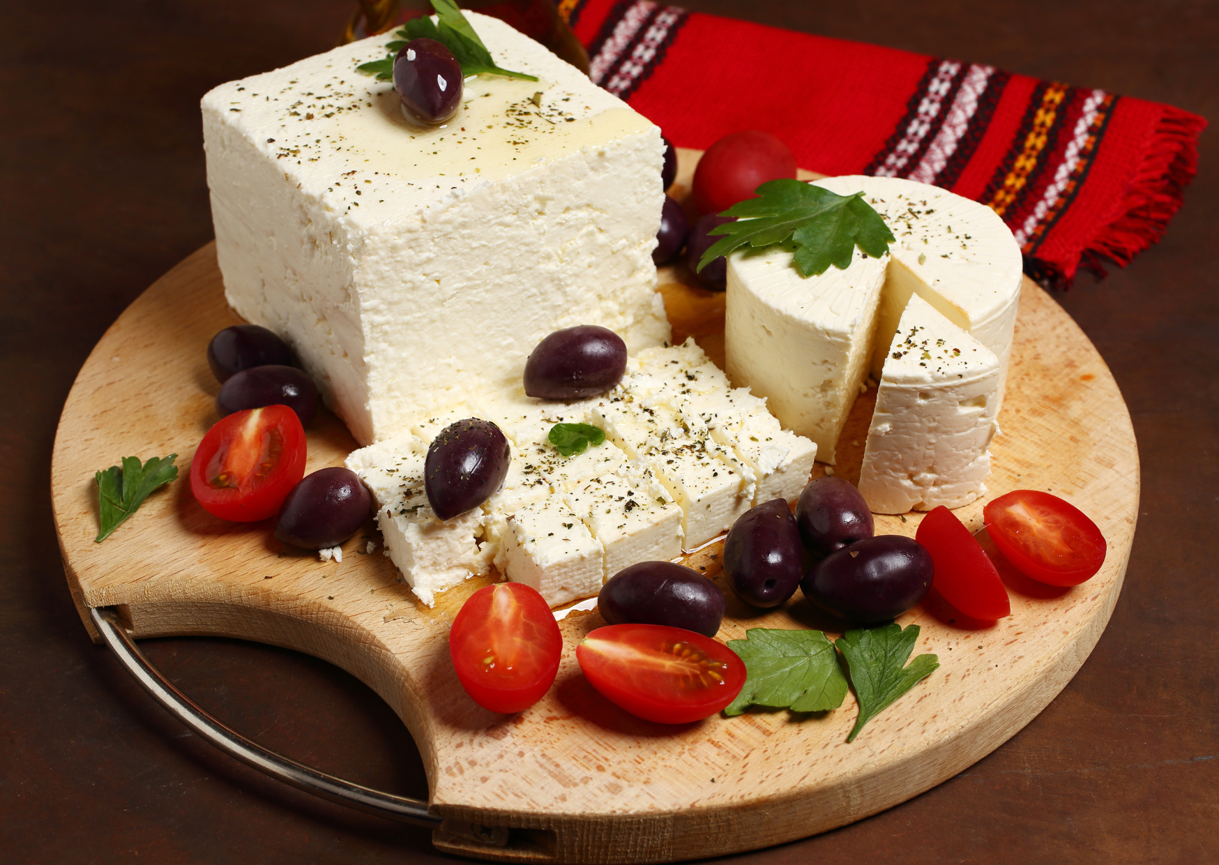 Why Daily Feta in Greece Feels Normal While Americans Still Treat Cheese Like a Threat: The Mediterranean Feta Habit That American Diet Culture Gets Completely Wrong 1 Greeks Eat Feta 3