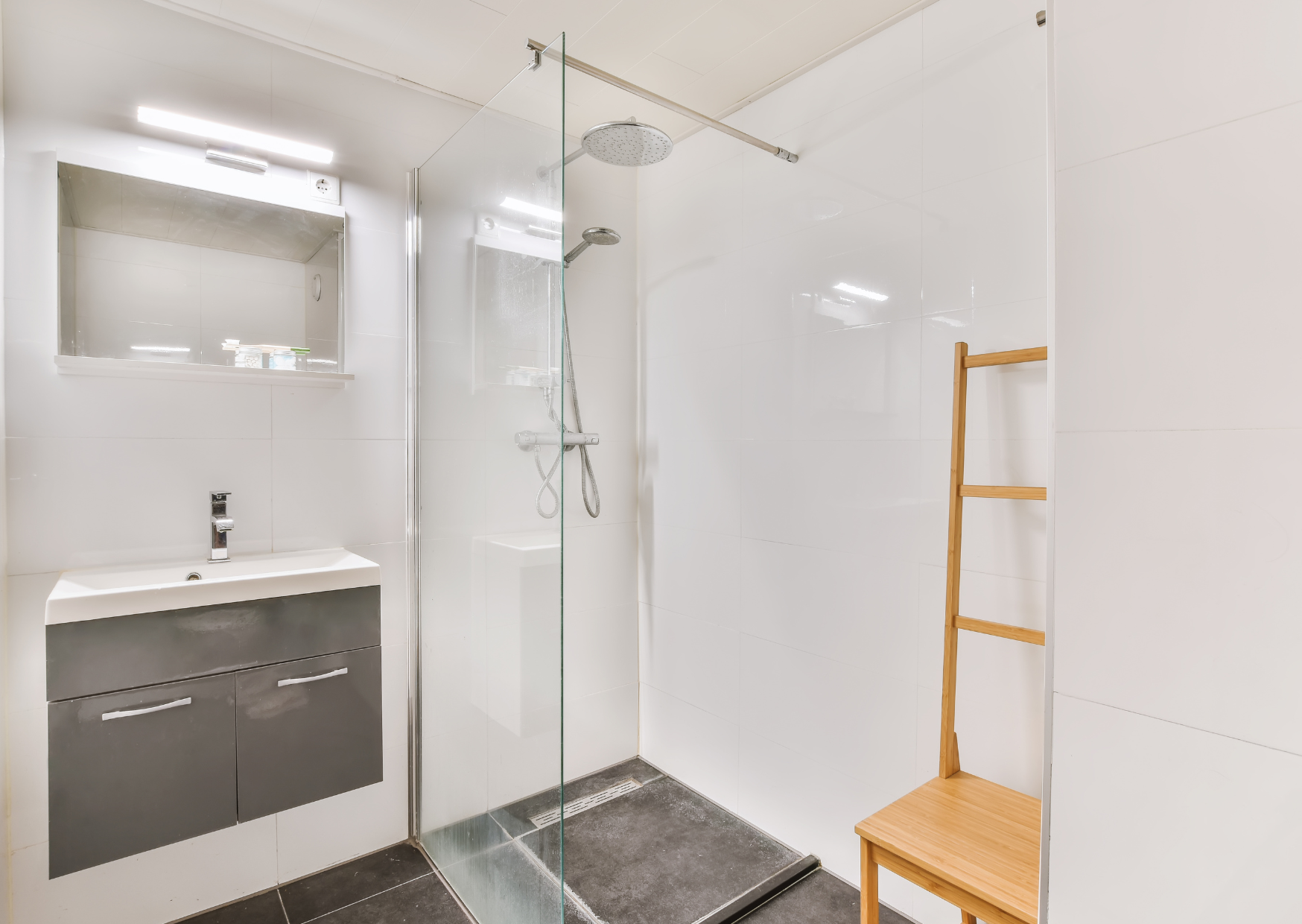 Spanish Bathrooms 6