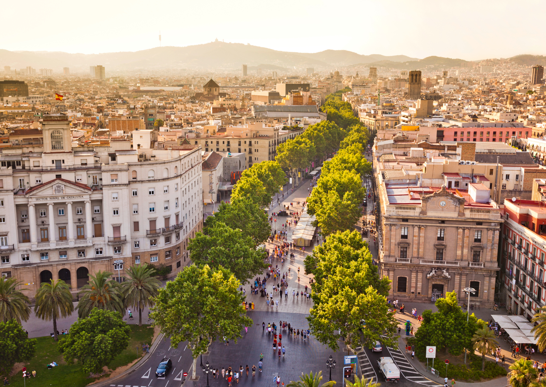 Barcelona’s Anti-Tourist Rules In 2025: Tourists, Residents, And What Actually Changes 1 Barcelona Tourists 5