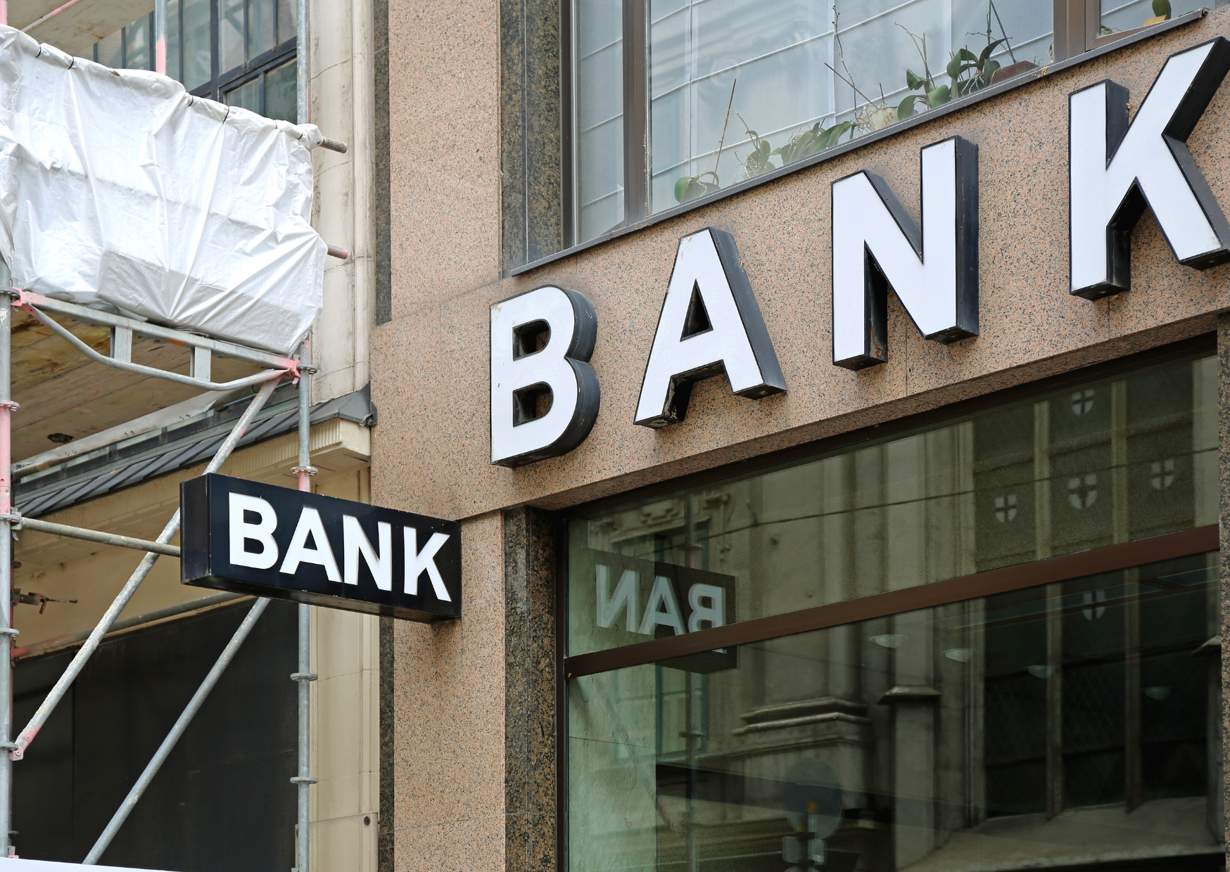 Chase Laughed When I Asked For 4.8% — Portuguese Banks Delivered 5 Chase bank 2