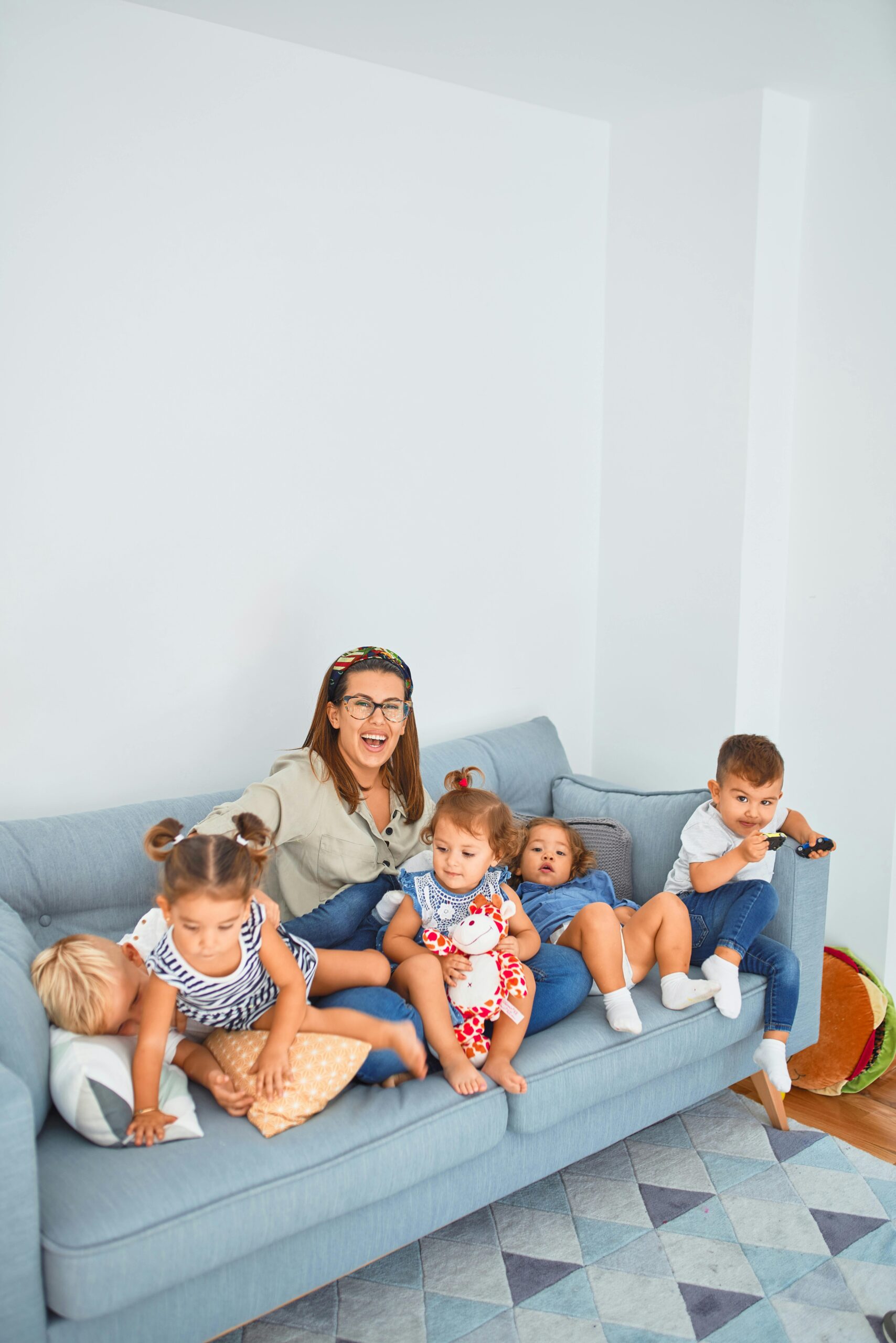 Raising a Child in Spain Costs €300 Monthly — Americans Pay $2,000 1 family in Spain 4 scaled