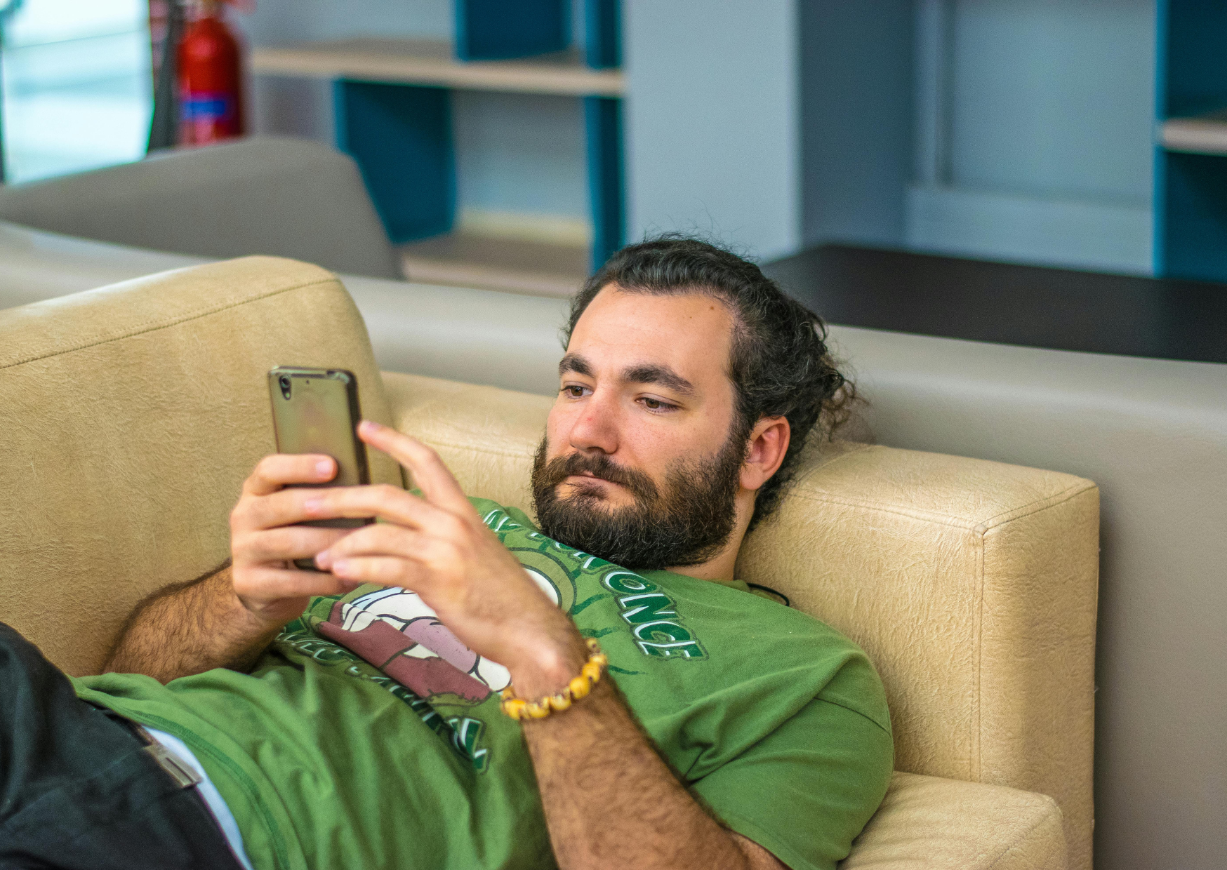 The WhatsApp Messages That Mark You As American Immediately 4 whatsapp 5