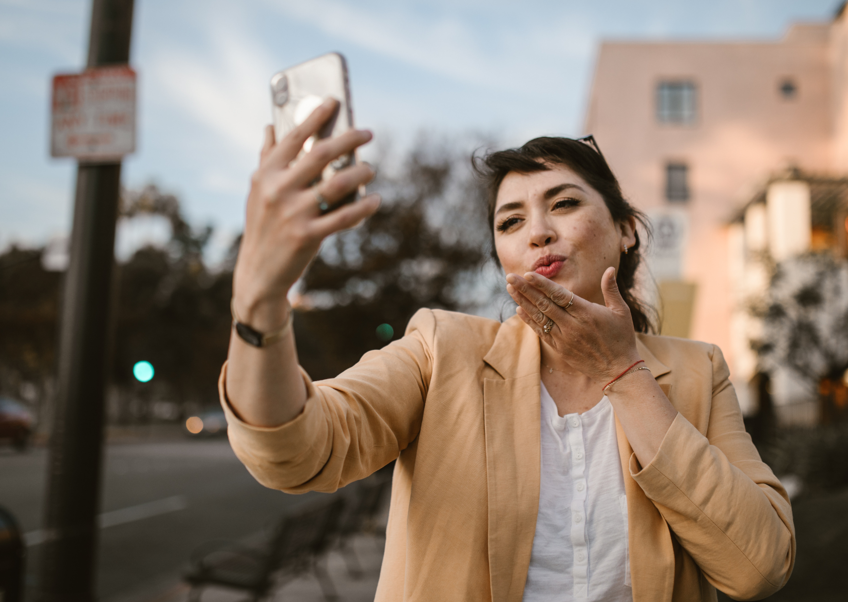 The WhatsApp Messages That Mark You As American Immediately 1 whatsapp