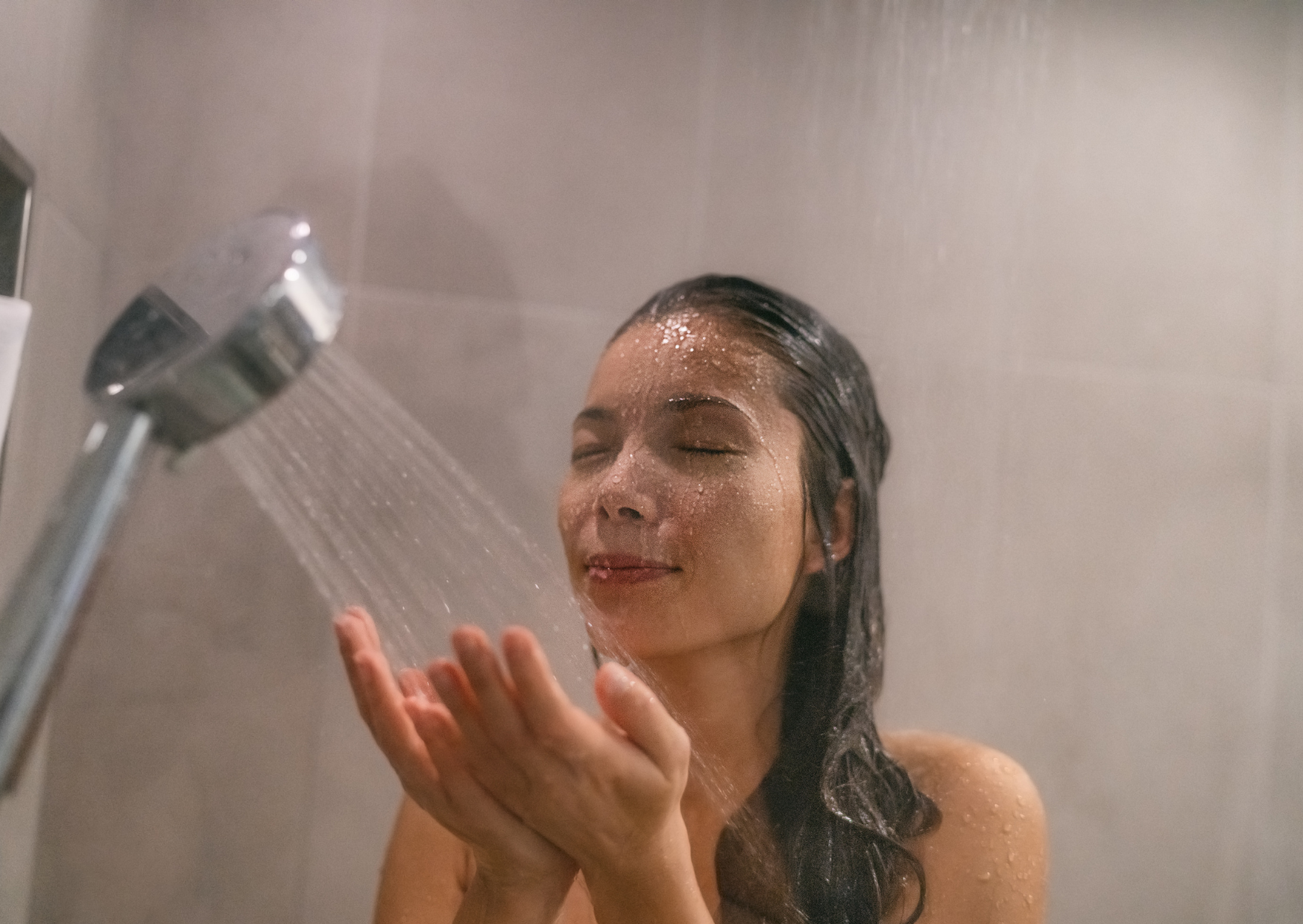 The European Shower Habit That Changed My Skin in One Month: I Showered Like a European for 30 Days and My Skin Completely Changed 1 European shower 6