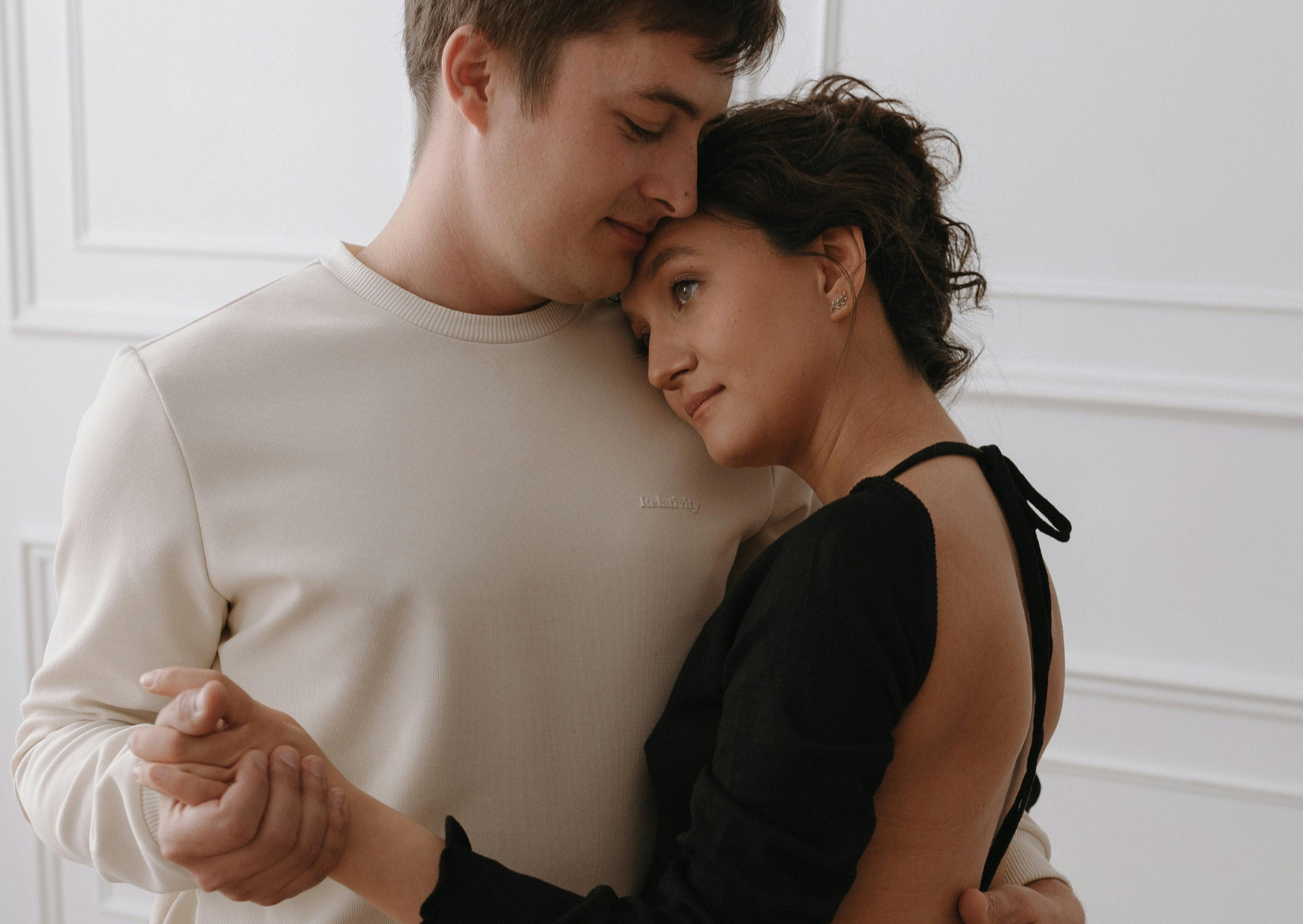 Why French Couples Never Discuss Money (And Have 3X More Savings) 6 french couples 3