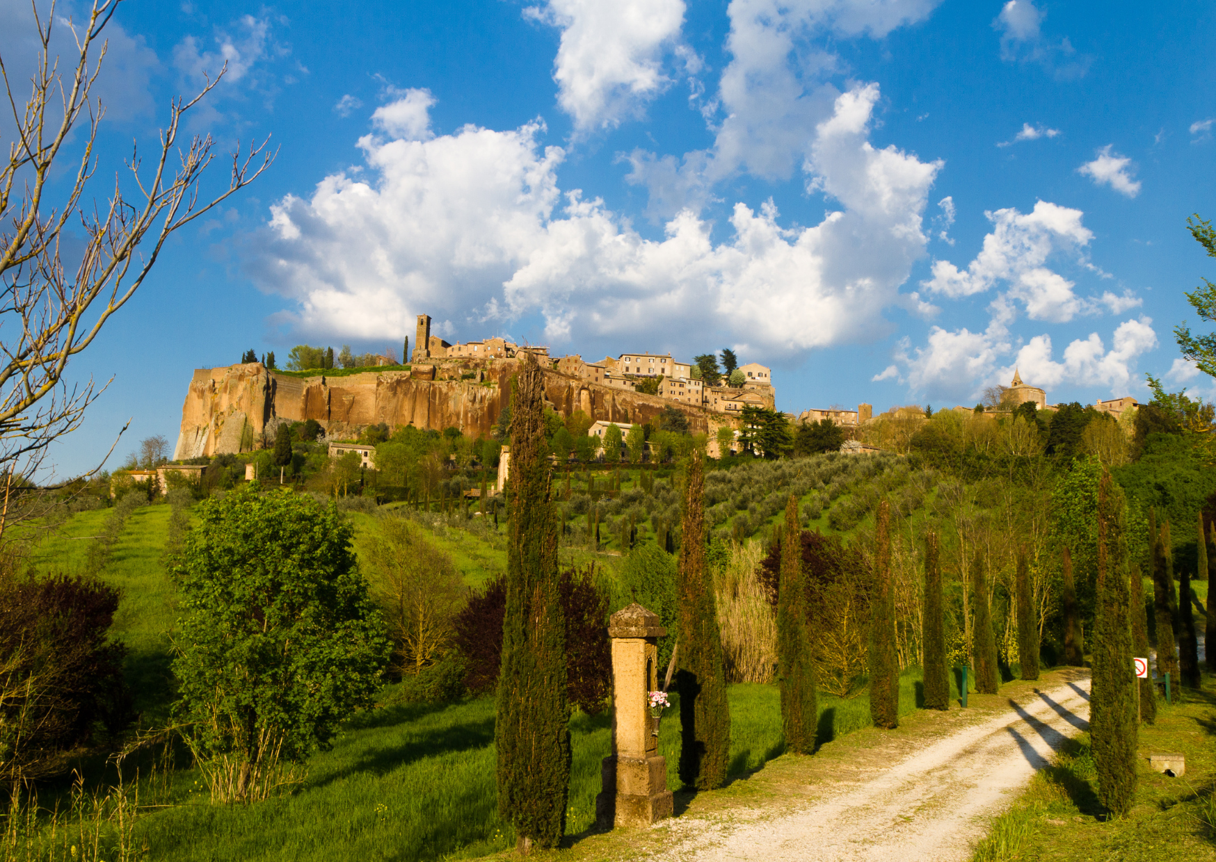 Americans Spend $5,000 A Month To Live Like This: Italians Spend €1,400 3 Italy Orvieto